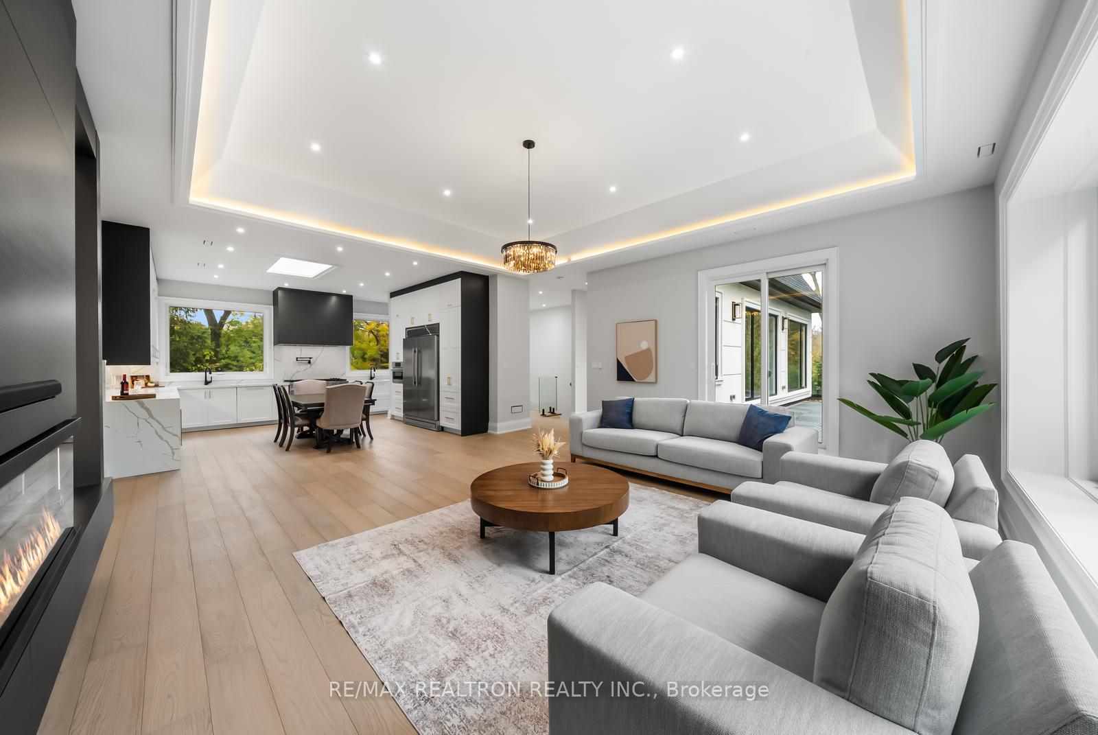 Photo 33 of 41 Sprucewood Drive, Markham, Grandview — HOMEH