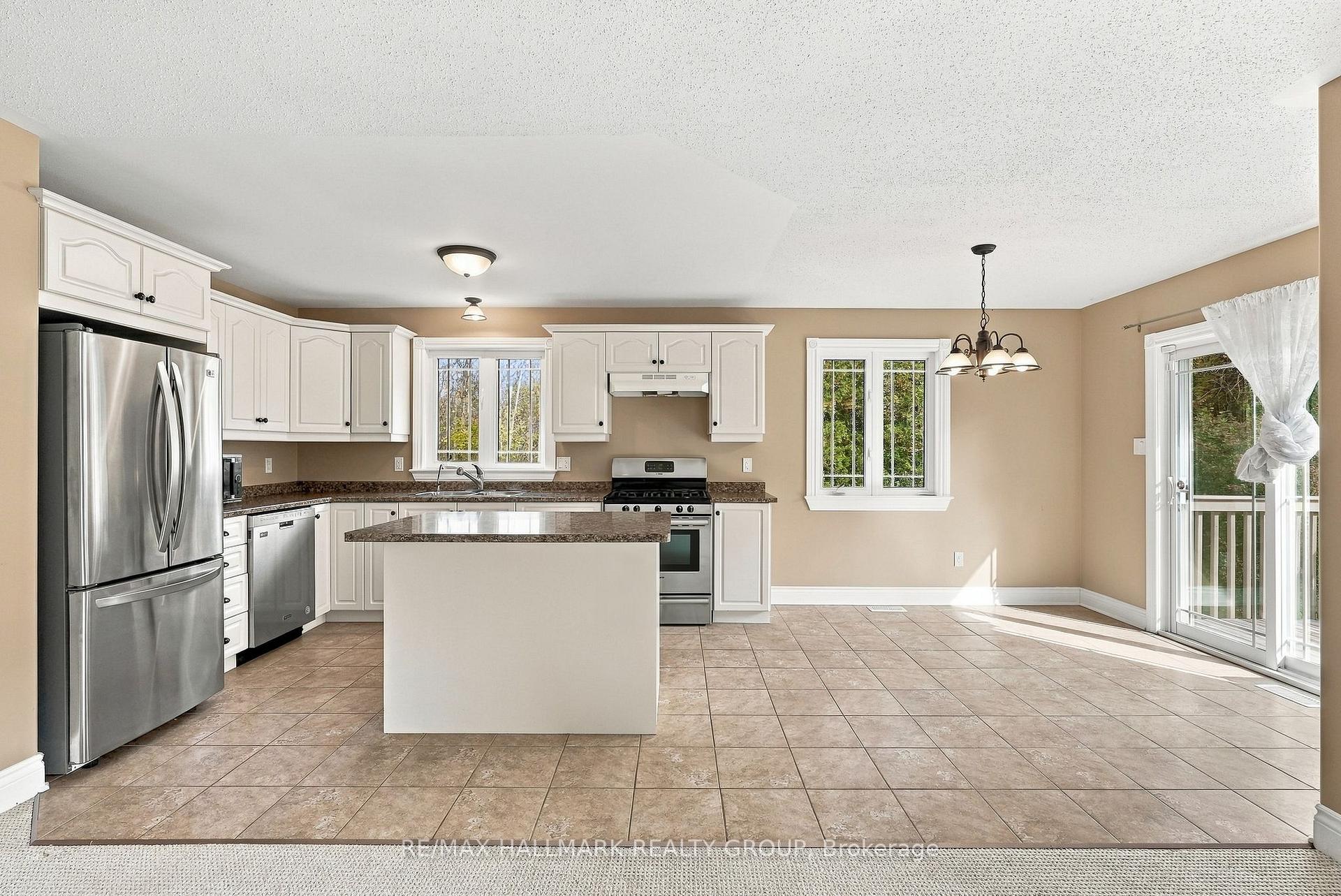 Photo 8 of 12 Red Oak Drive, North Grenville, North Grenville Twp (Kemptville South) — HOMEH