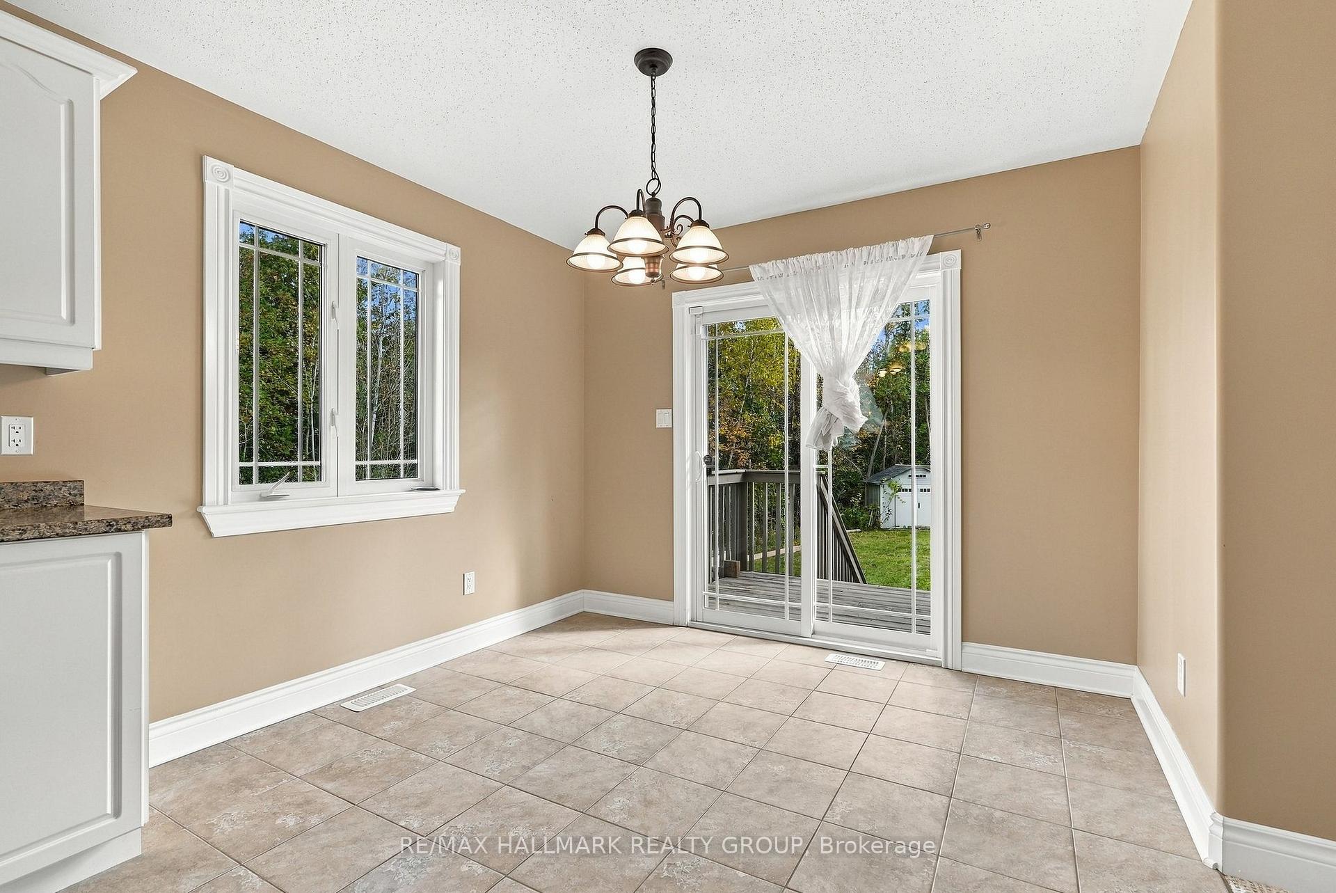 Photo 10 of 12 Red Oak Drive, North Grenville, North Grenville Twp (Kemptville South) — HOMEH
