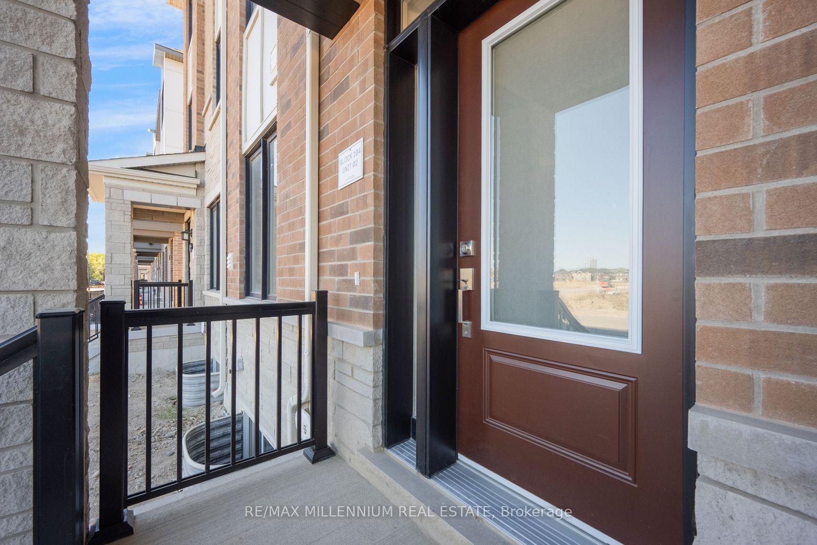 Photo 2 of Unit Main, 10 Thornbird Crescent, Brampton, Northwest Brampton — HOMEH
