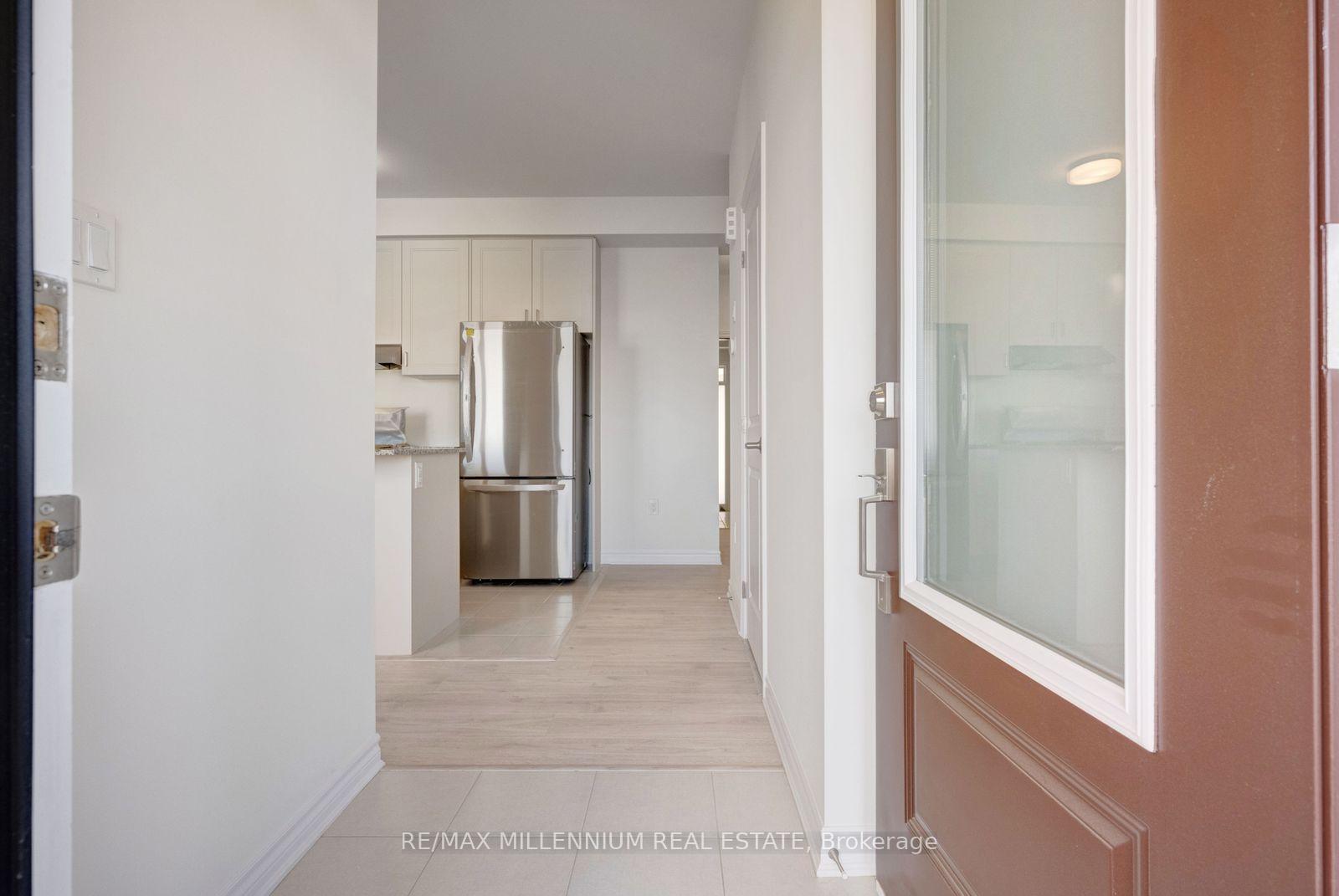 Photo 3 of Unit Main, 10 Thornbird Crescent, Brampton, Northwest Brampton — HOMEH