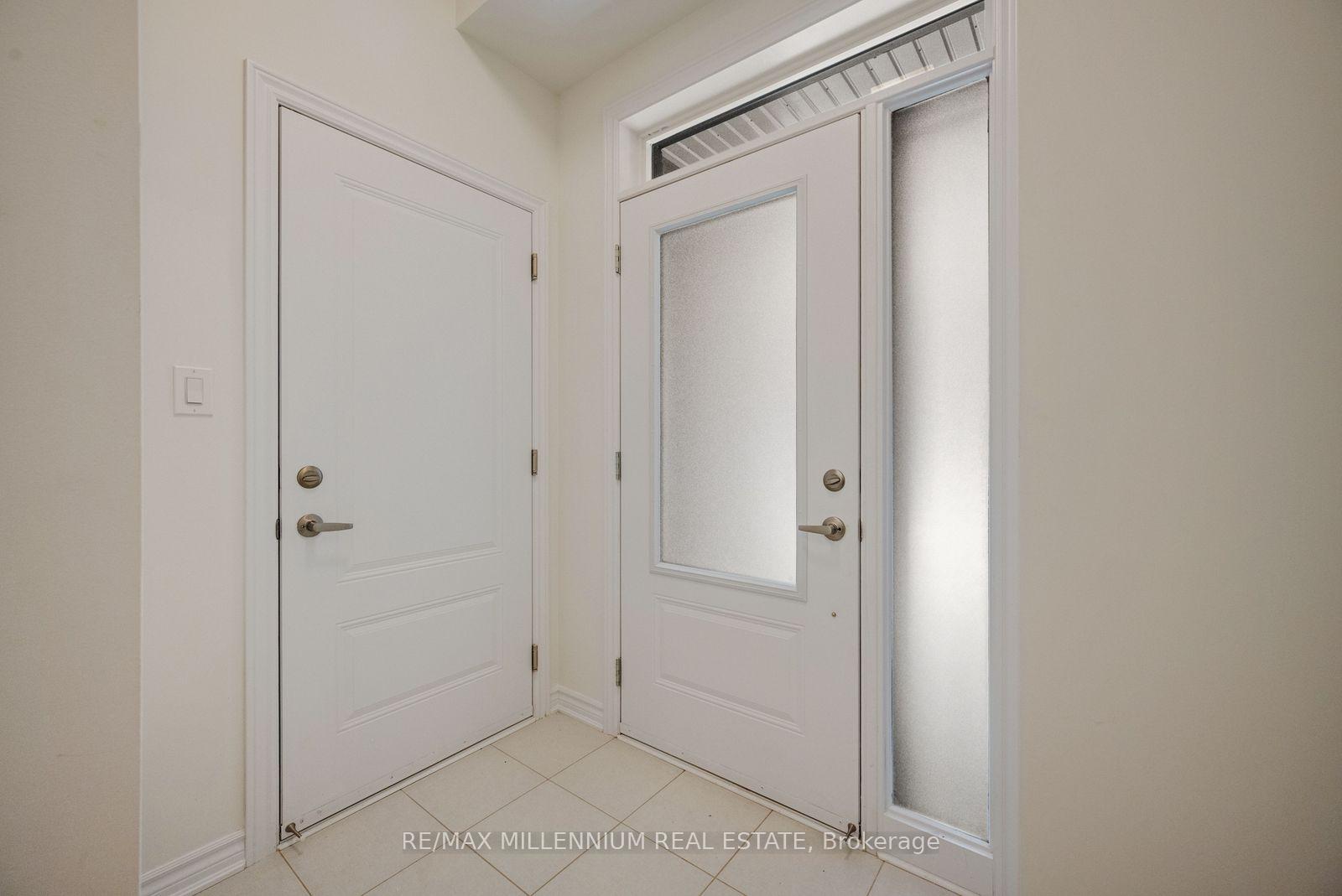 Photo 5 of Unit Main, 10 Thornbird Crescent, Brampton, Northwest Brampton — HOMEH