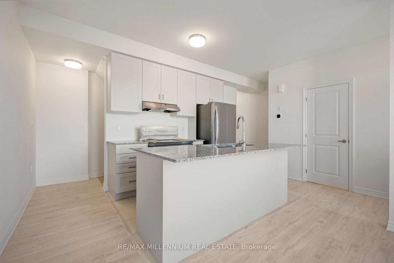 Photo 8 of Unit Main, 10 Thornbird Crescent, Brampton, Northwest Brampton — HOMEH