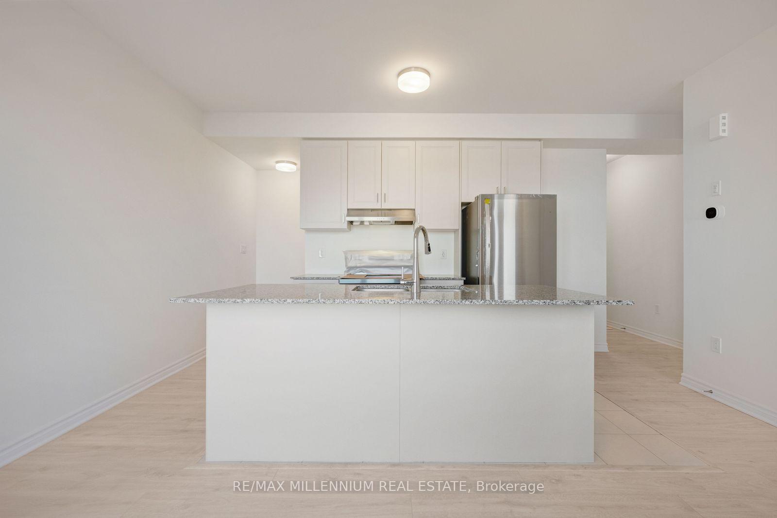 Photo 9 of Unit Main, 10 Thornbird Crescent, Brampton, Northwest Brampton — HOMEH