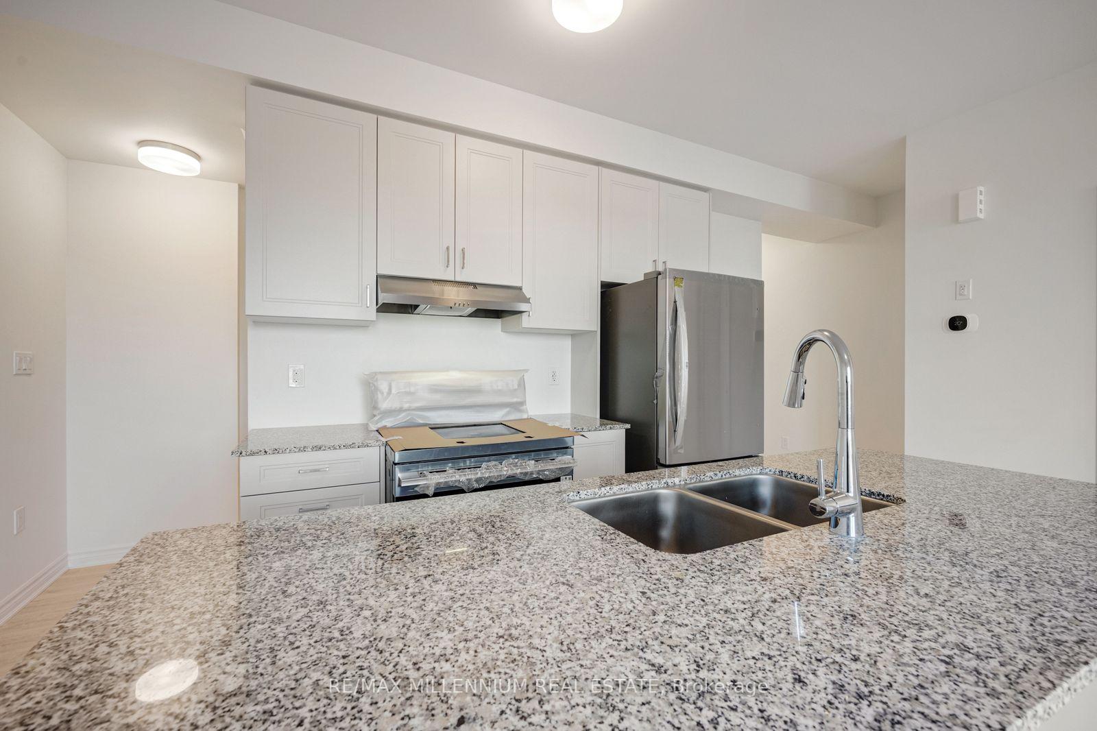 Photo 10 of Unit Main, 10 Thornbird Crescent, Brampton, Northwest Brampton — HOMEH