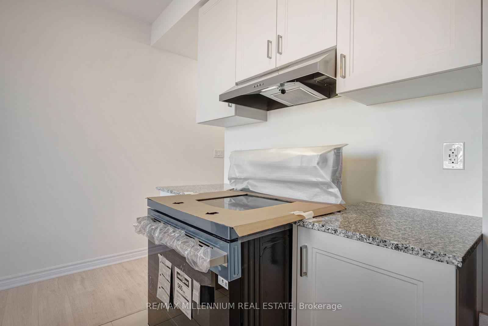 Photo 12 of Unit Main, 10 Thornbird Crescent, Brampton, Northwest Brampton — HOMEH
