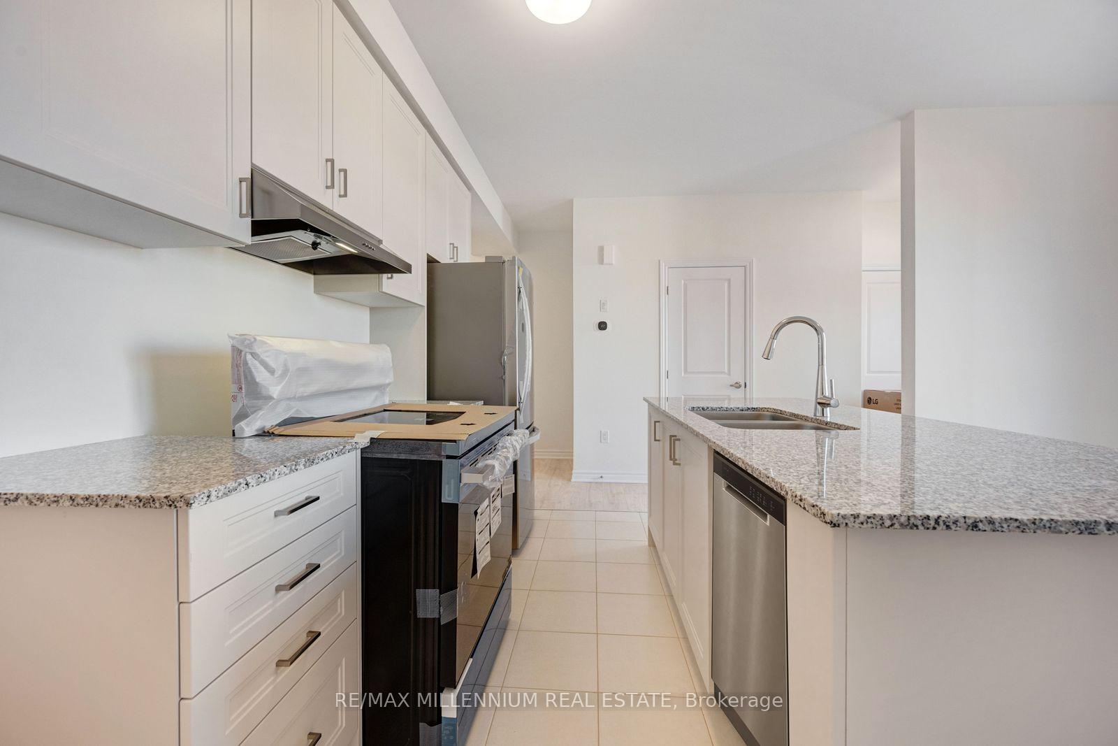 Photo 14 of Unit Main, 10 Thornbird Crescent, Brampton, Northwest Brampton — HOMEH