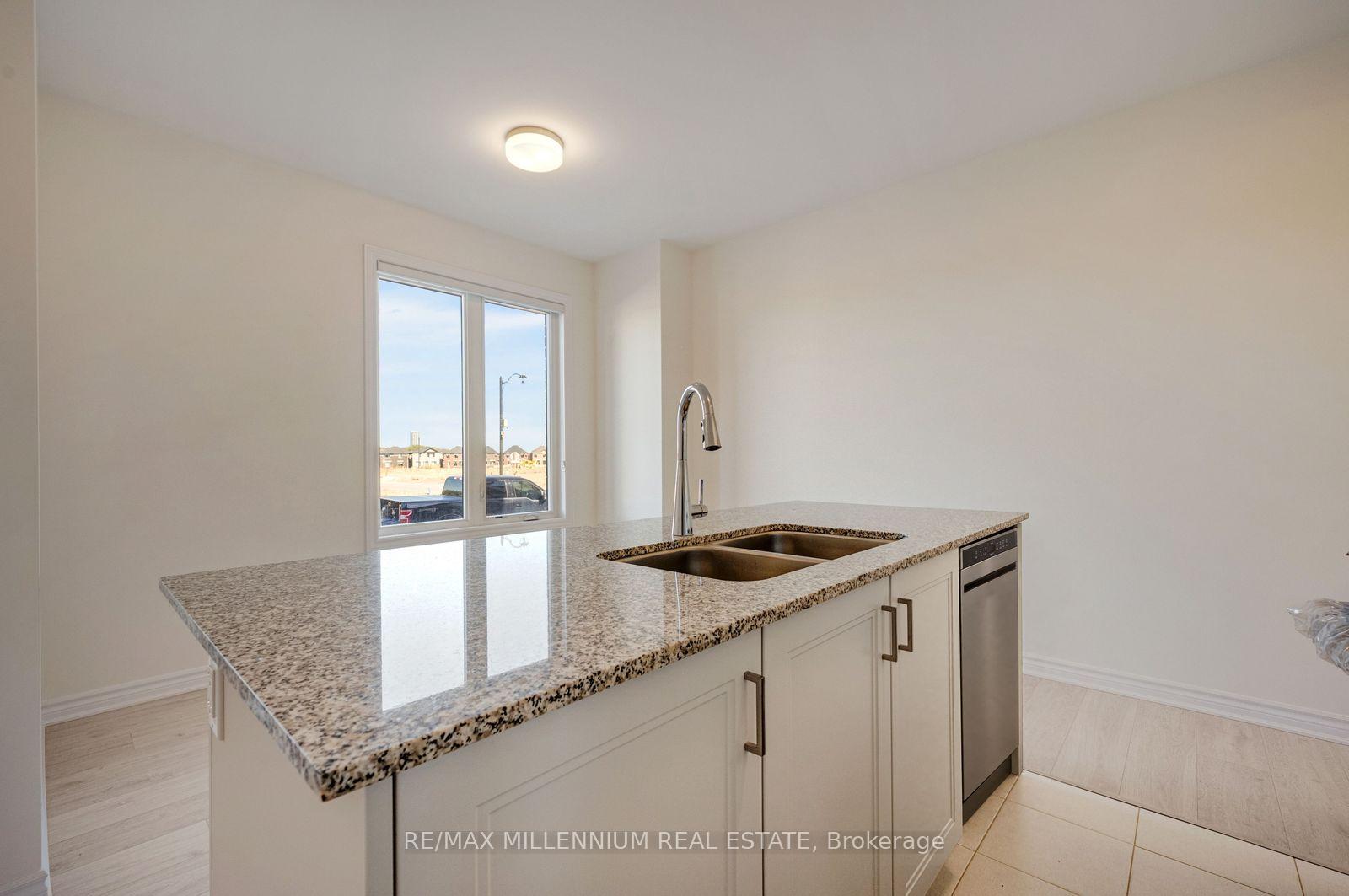 Photo 16 of Unit Main, 10 Thornbird Crescent, Brampton, Northwest Brampton — HOMEH