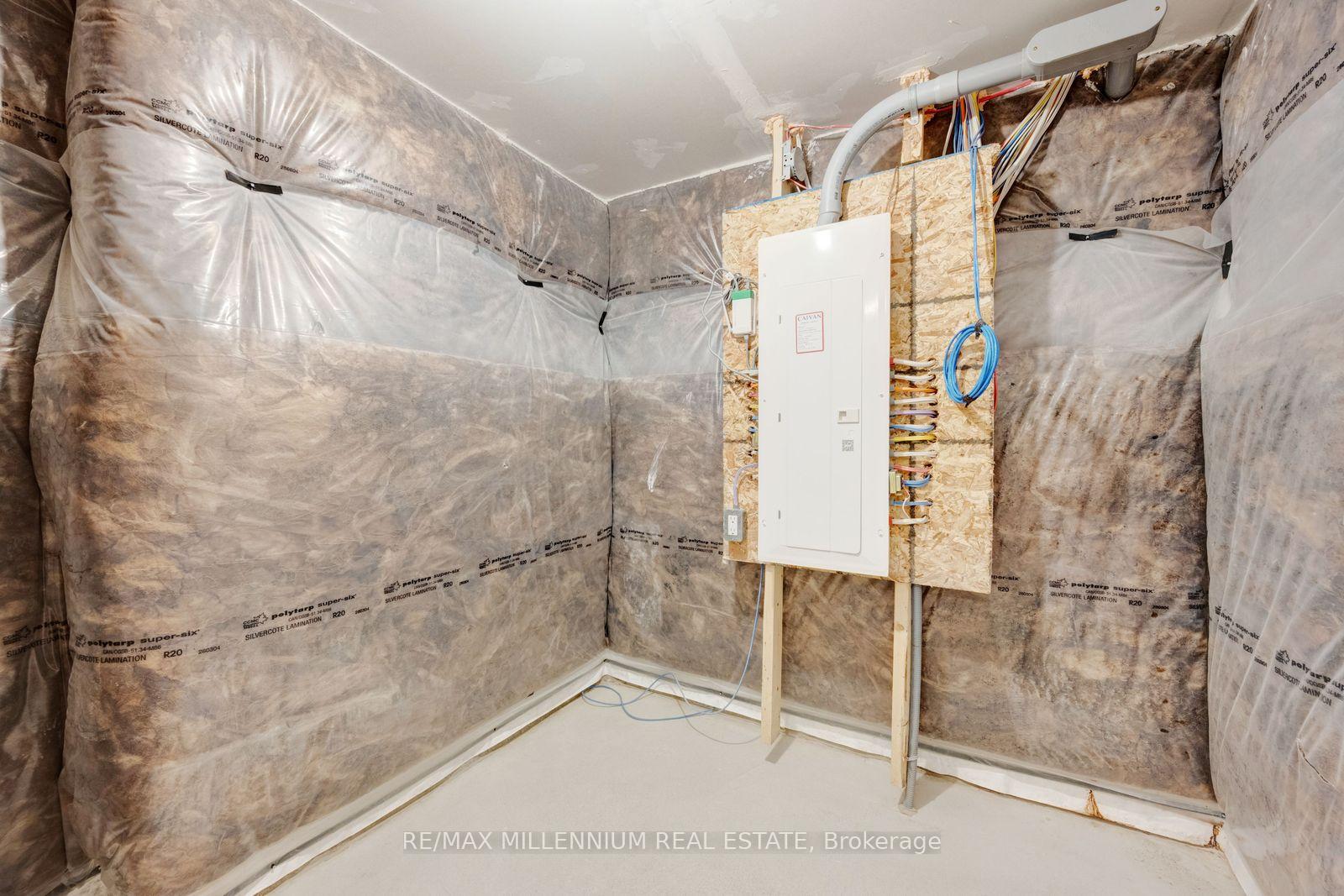 Photo 33 of Unit Main, 10 Thornbird Crescent, Brampton, Northwest Brampton — HOMEH