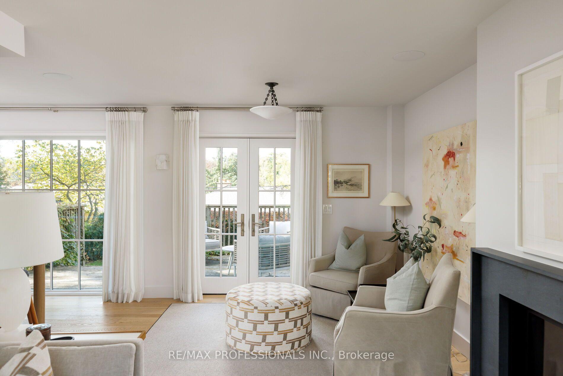Photo 9 of 8 Glenn Murray Drive, Etobicoke, Stonegate-Queensway — HOMEH