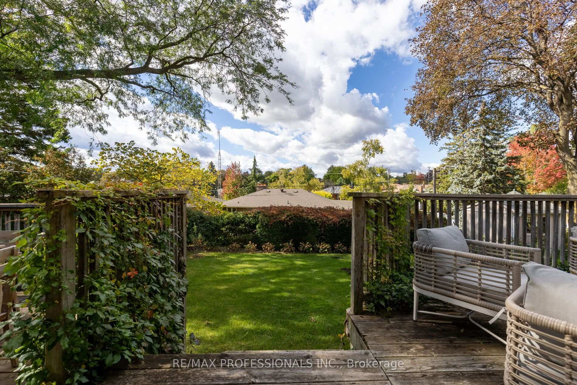 Photo 12 of 8 Glenn Murray Drive, Etobicoke, Stonegate-Queensway — HOMEH