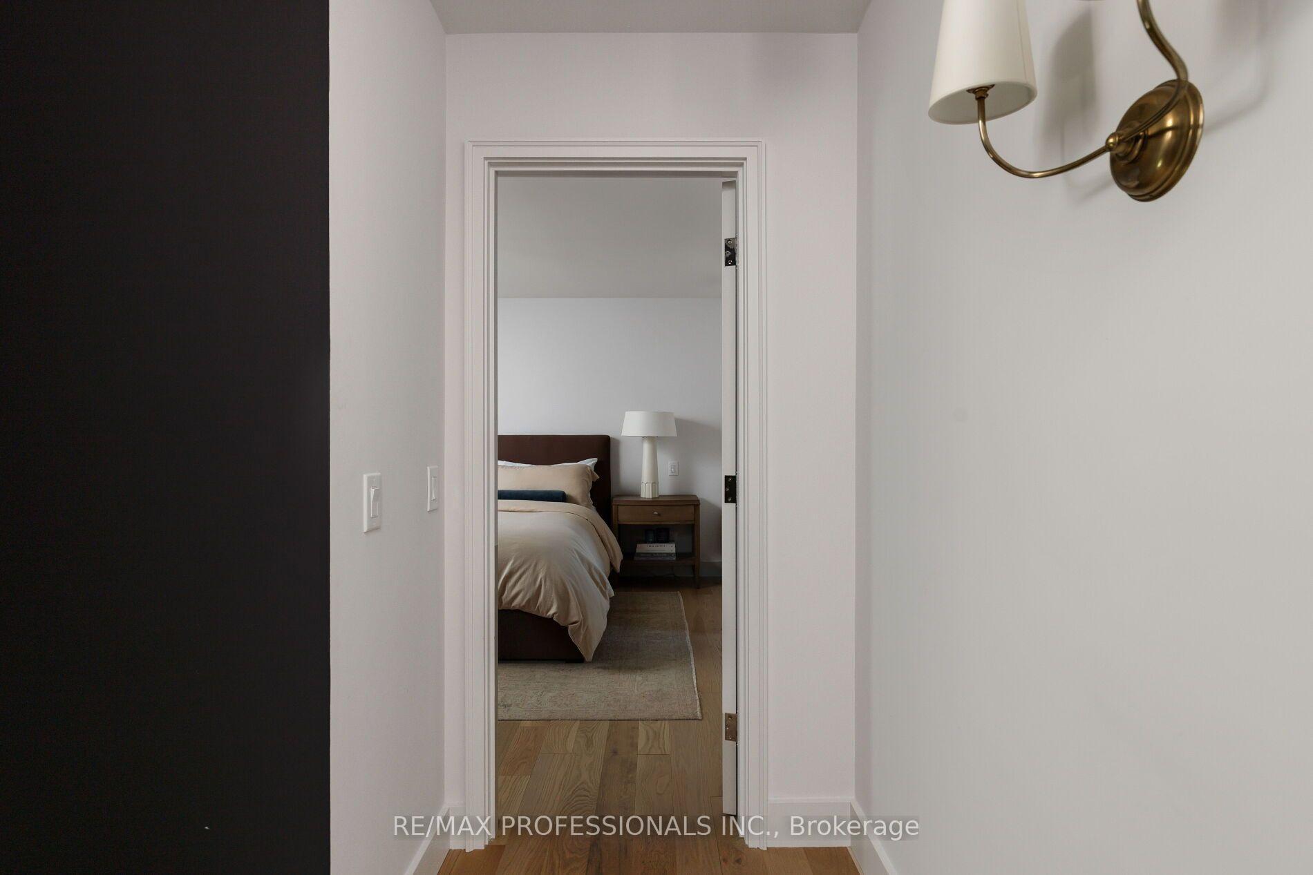 Photo 24 of 8 Glenn Murray Drive, Etobicoke, Stonegate-Queensway — HOMEH