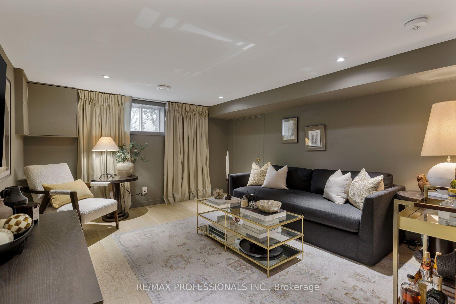 Photo 37 of 8 Glenn Murray Drive, Etobicoke, Stonegate-Queensway — HOMEH