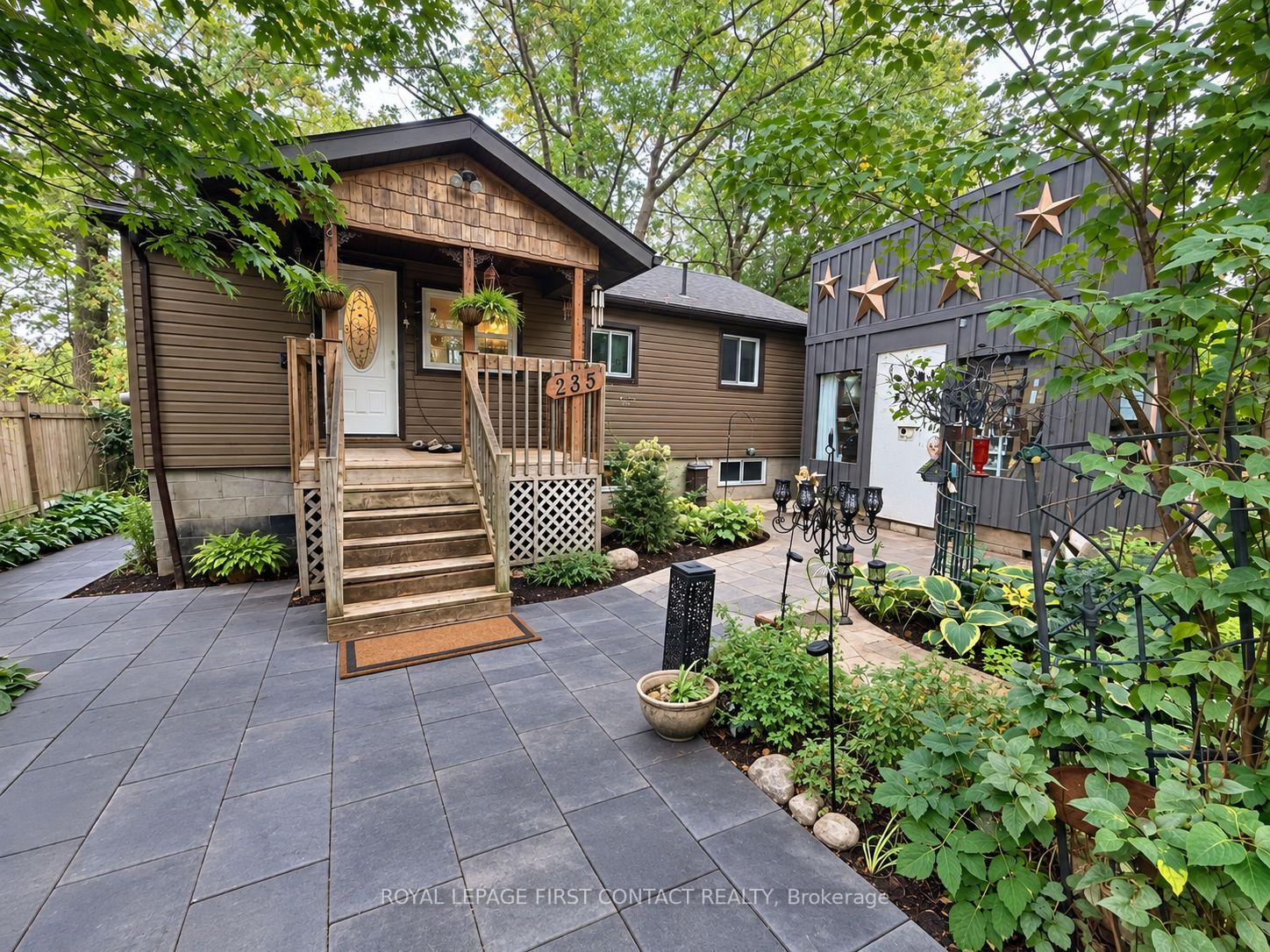 Photo of 235 Sunnidale Road S