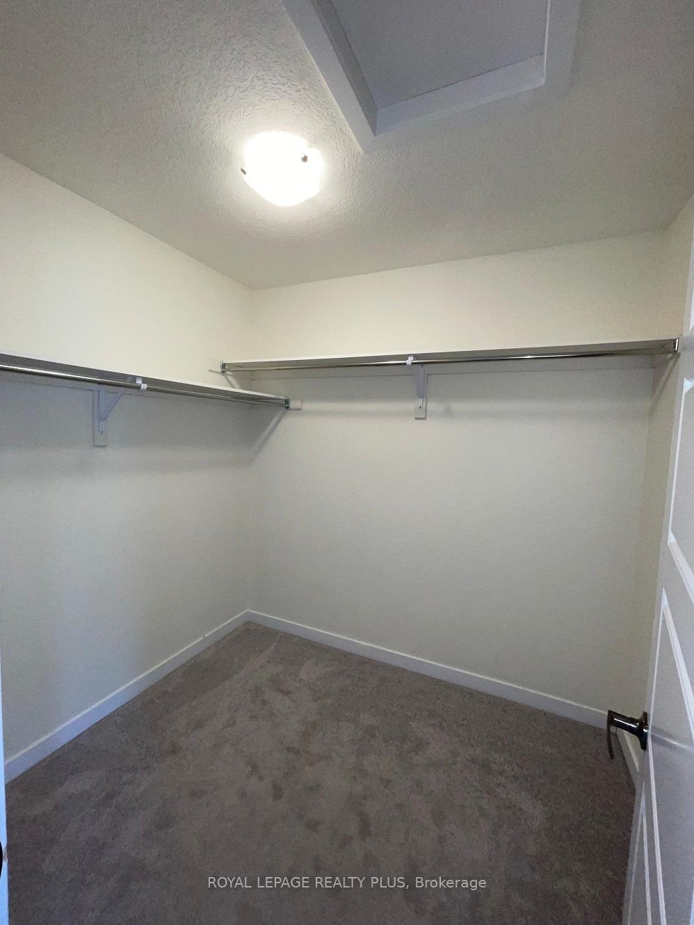 Photo 10 of 12 Pagebrook Crescent, Hamilton, Stoney Creek Mountain — HOMEH