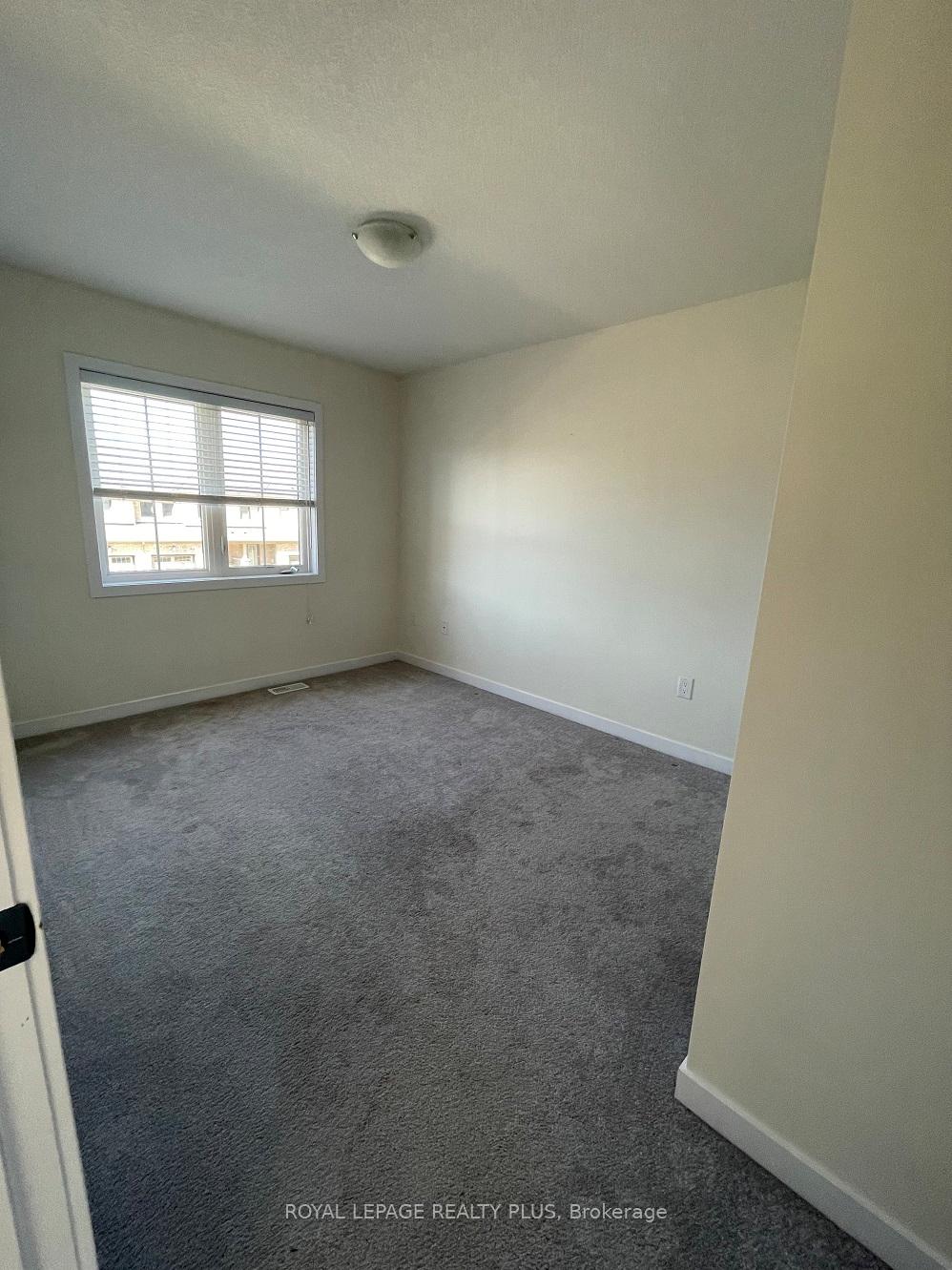 Photo 13 of 12 Pagebrook Crescent, Hamilton, Stoney Creek Mountain — HOMEH