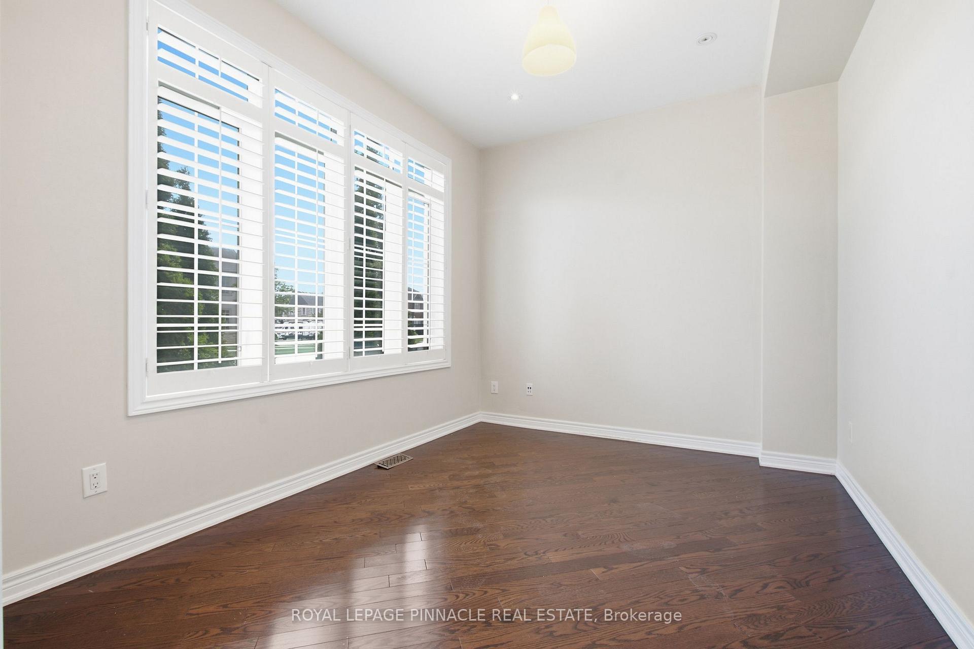 Photo 5 of 4713 Thomas Alton Boulevard, Burlington, Alton — HOMEH