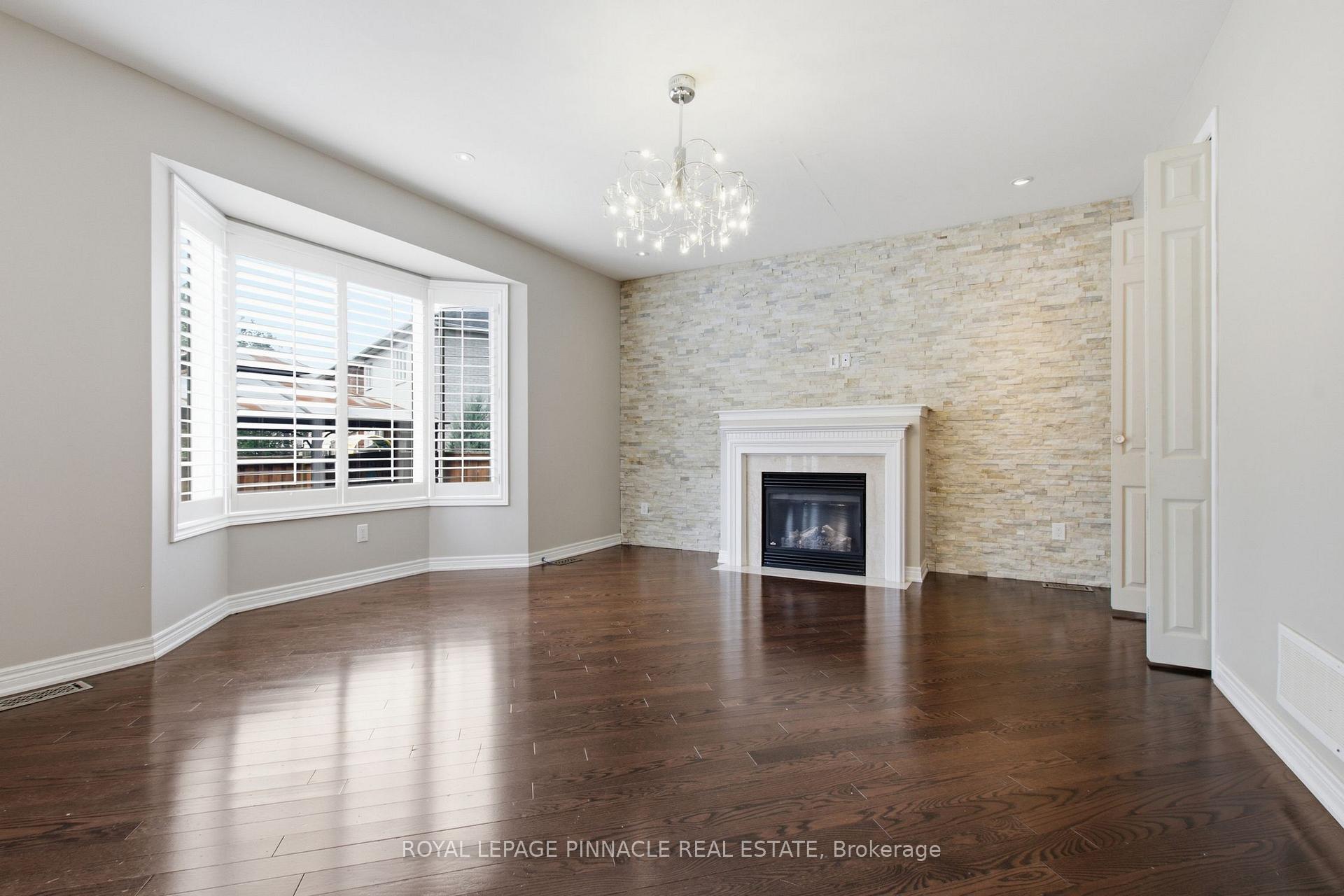 Photo 11 of 4713 Thomas Alton Boulevard, Burlington, Alton — HOMEH