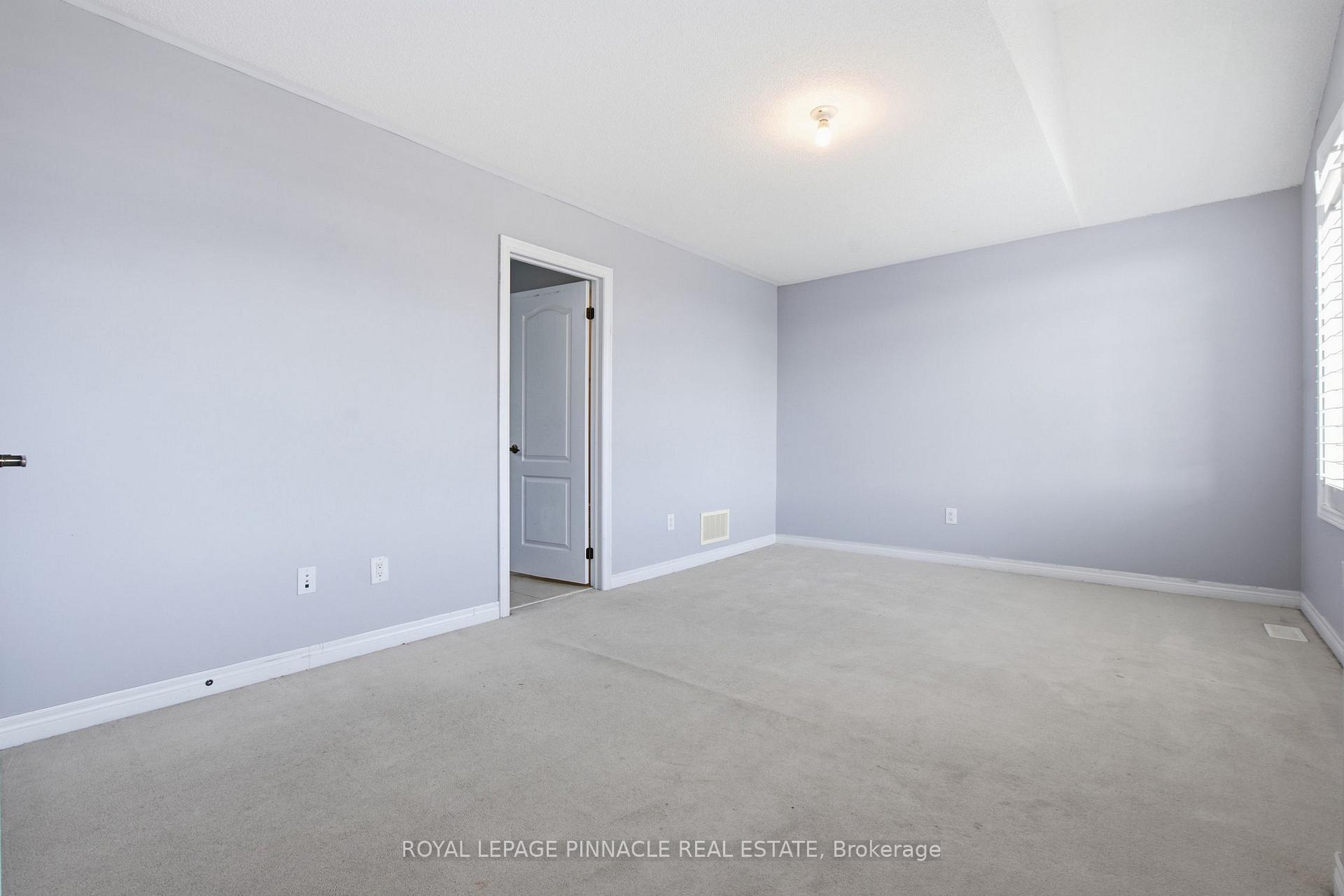 Photo 21 of 4713 Thomas Alton Boulevard, Burlington, Alton — HOMEH