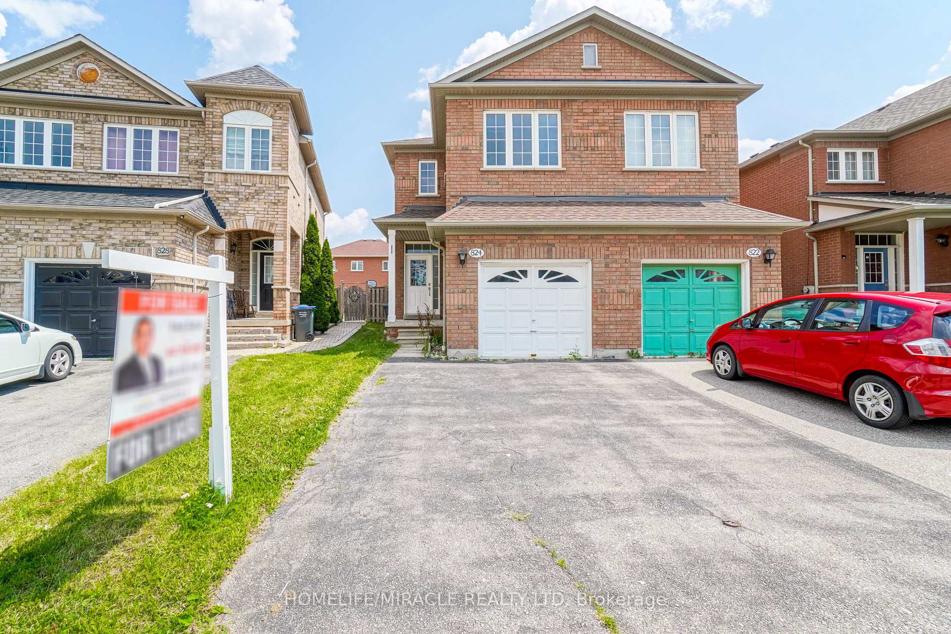 Photo 1 of 824 Khan Crescent, Mississauga, East Credit — HOMEH