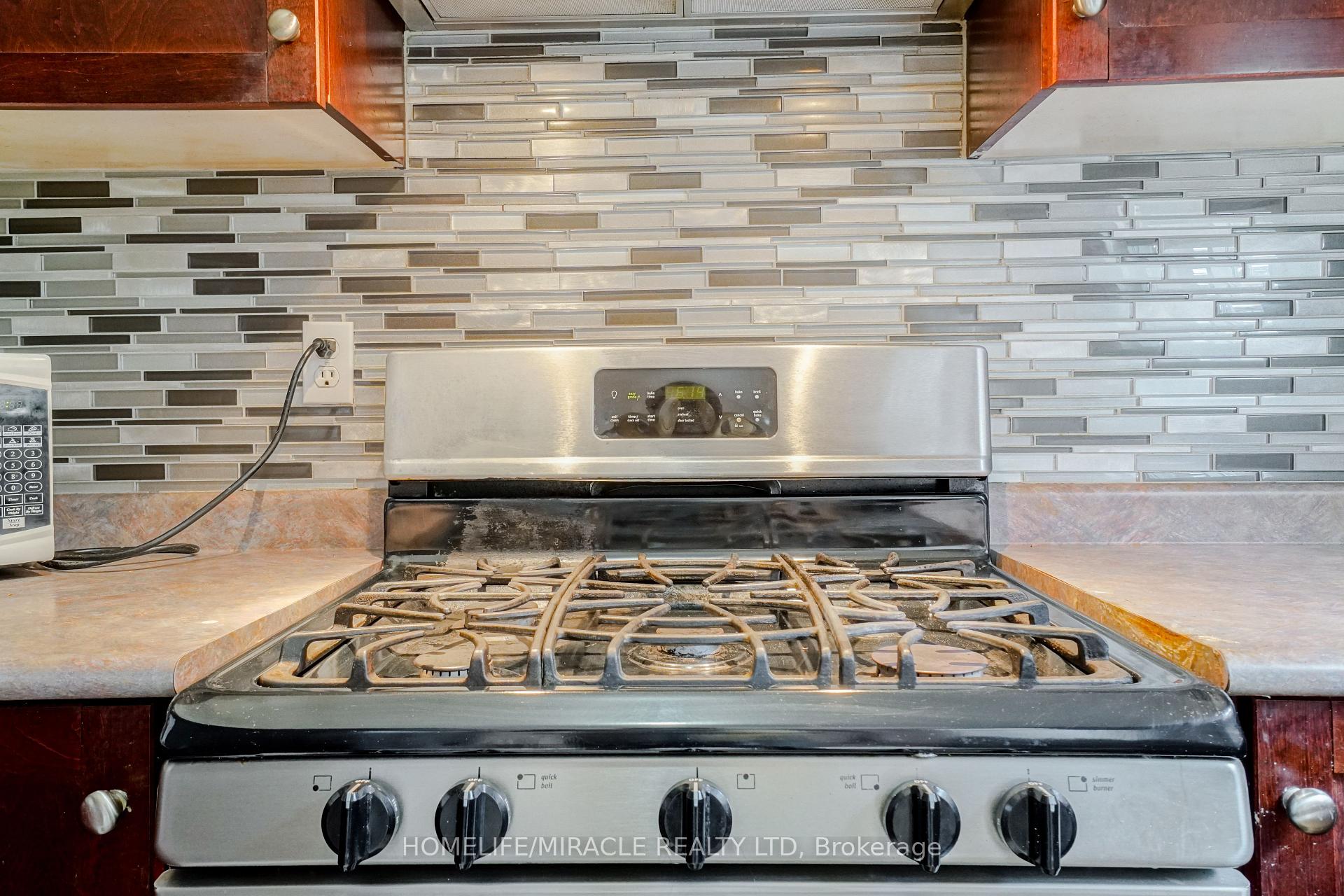 Photo 15 of 824 Khan Crescent, Mississauga, East Credit — HOMEH