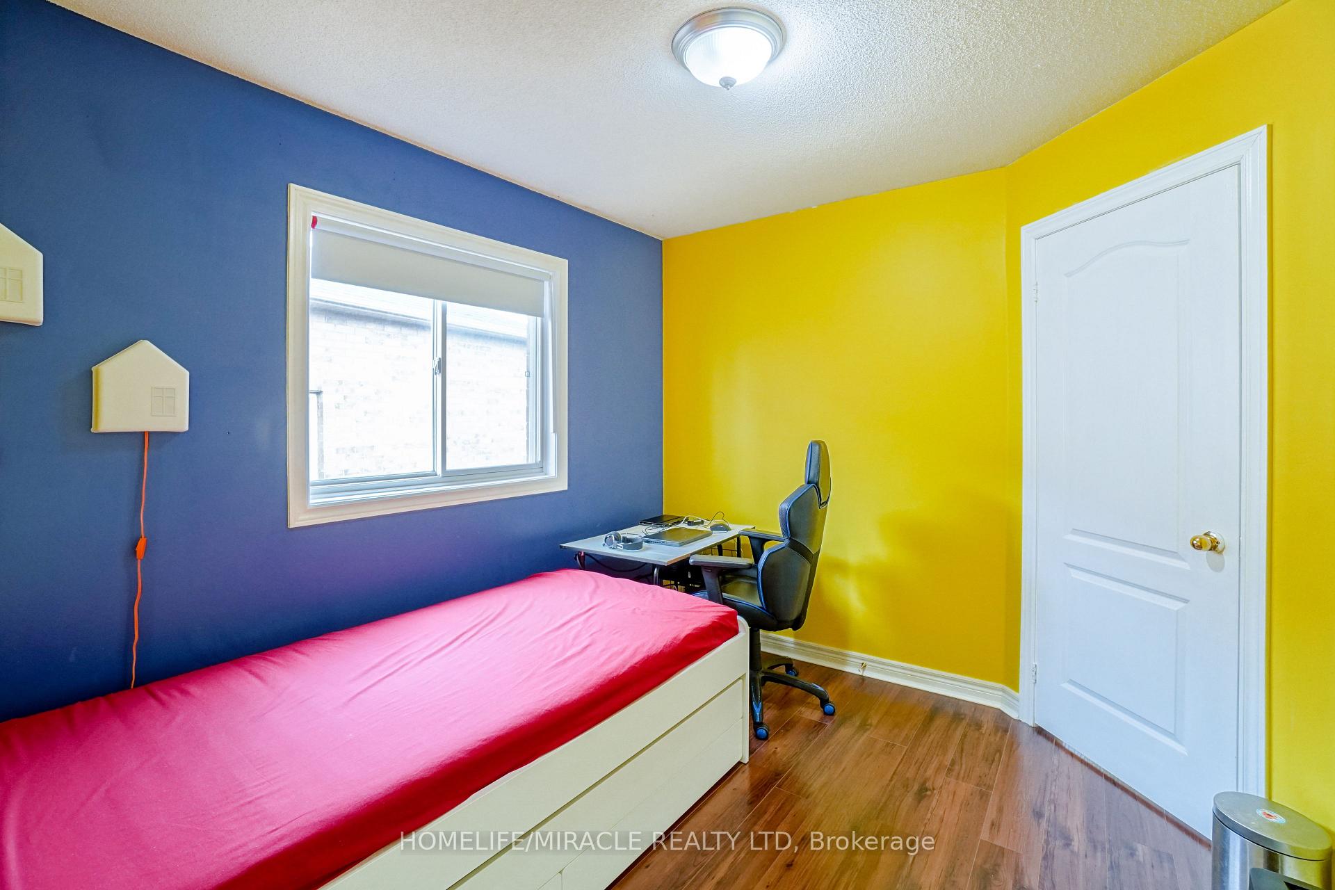 Photo 25 of 824 Khan Crescent, Mississauga, East Credit — HOMEH