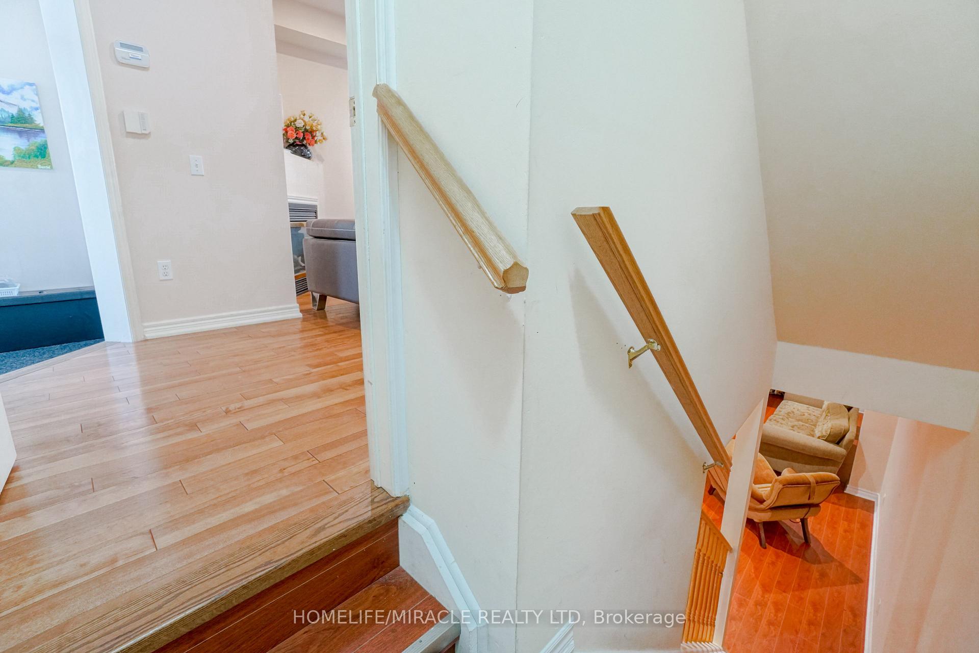 Photo 27 of 824 Khan Crescent, Mississauga, East Credit — HOMEH