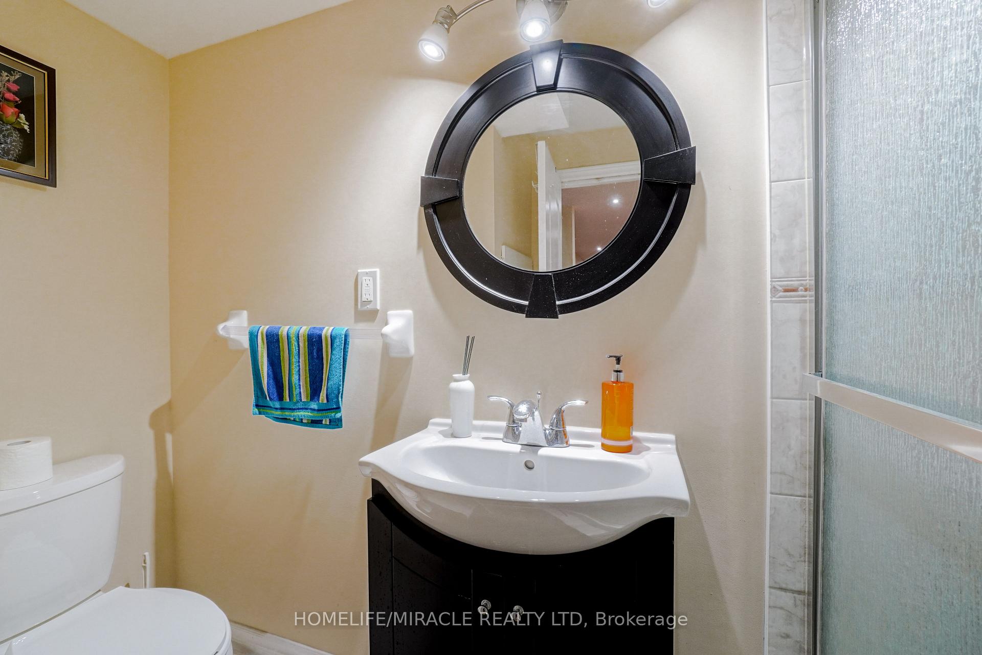 Photo 30 of 824 Khan Crescent, Mississauga, East Credit — HOMEH