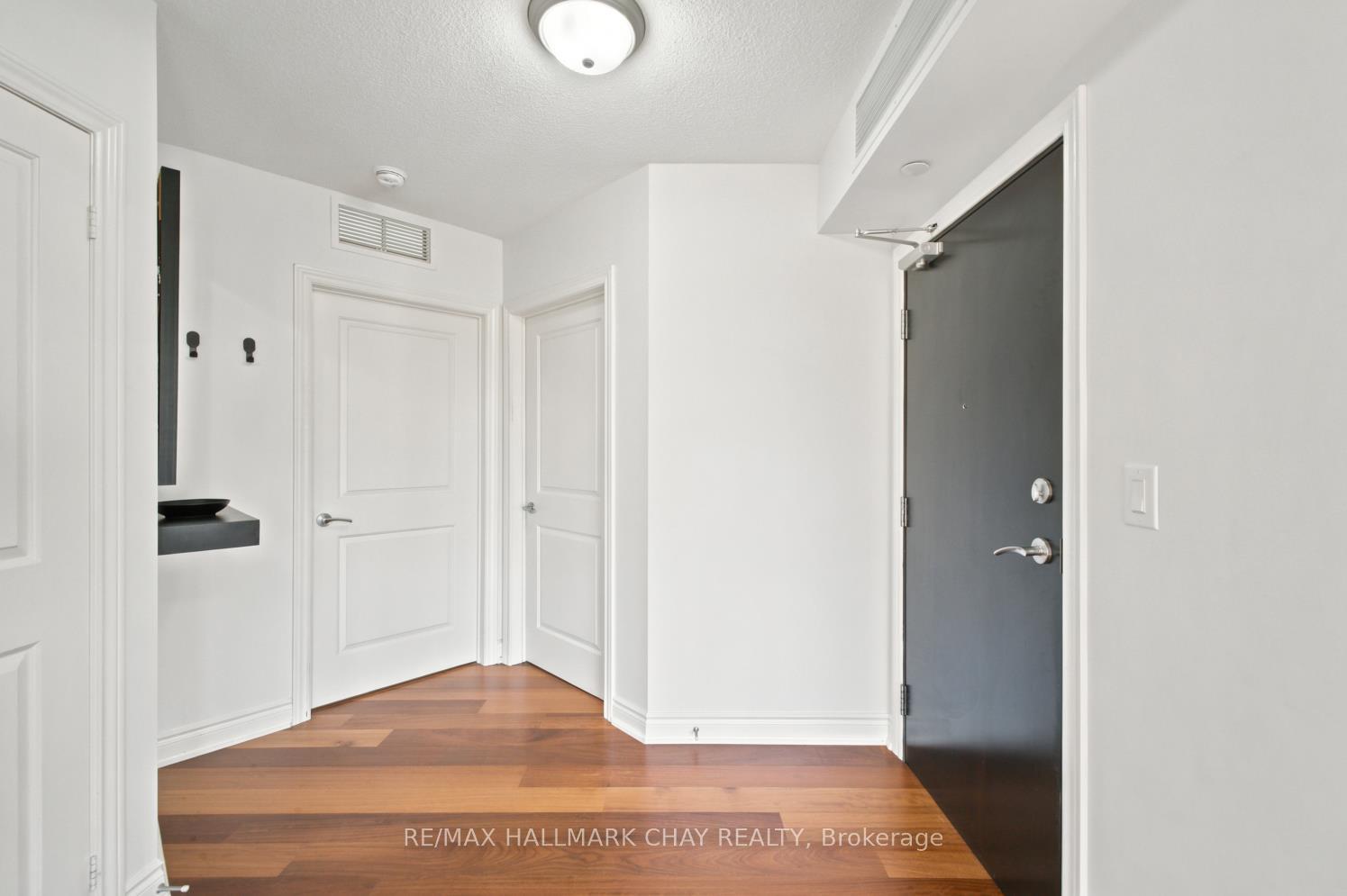 Photo 3 of Unit 607, 149 Church Street, King, Schomberg — HOMEH