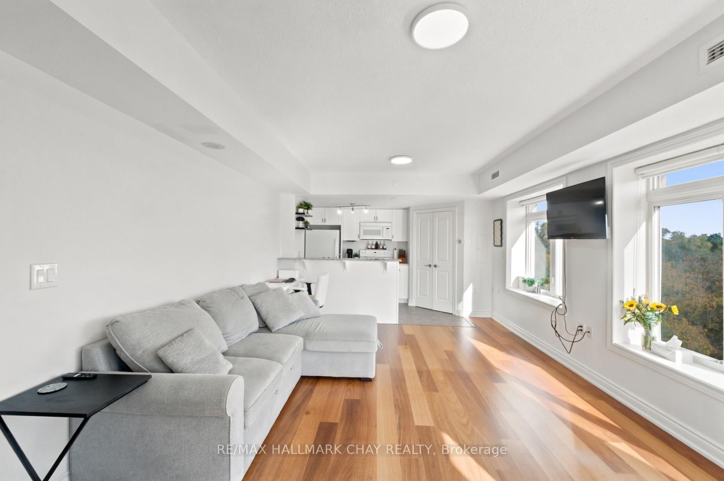 Photo 12 of Unit 607, 149 Church Street, King, Schomberg — HOMEH