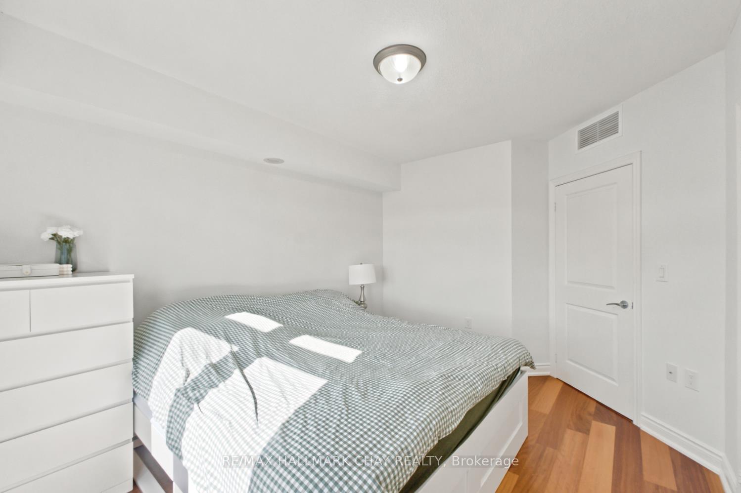 Photo 13 of Unit 607, 149 Church Street, King, Schomberg — HOMEH