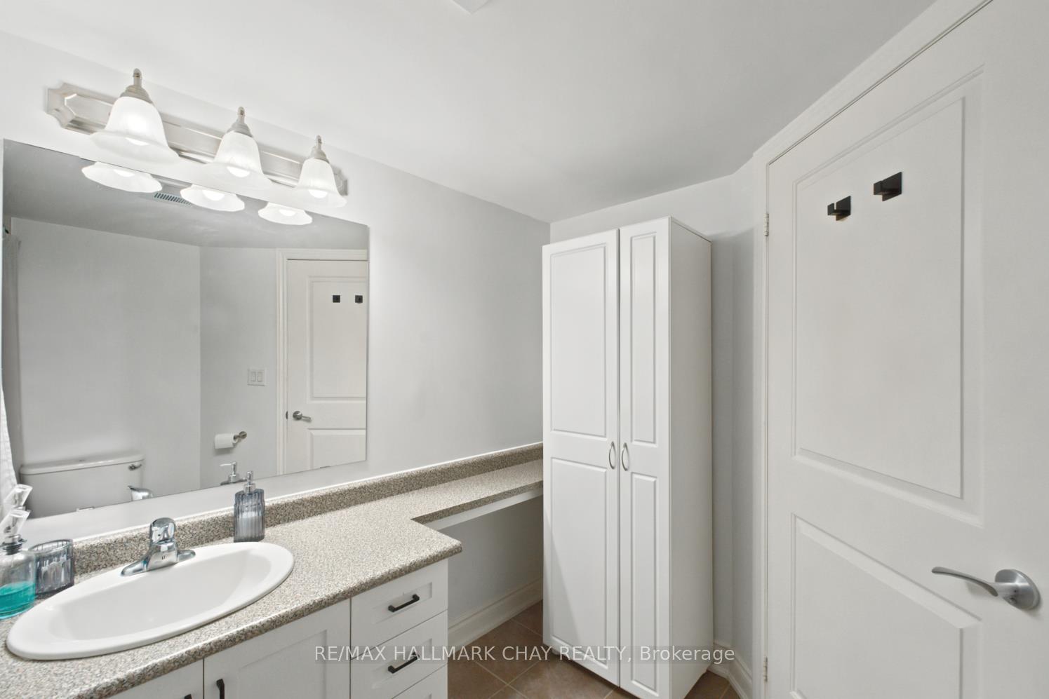 Photo 18 of Unit 607, 149 Church Street, King, Schomberg — HOMEH