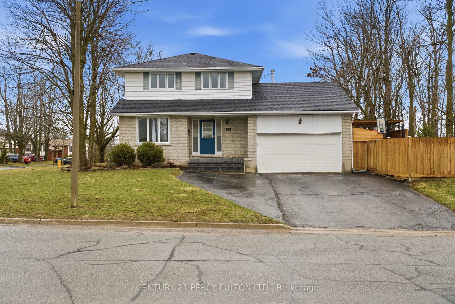 Photo of 1853 Mapleridge Drive