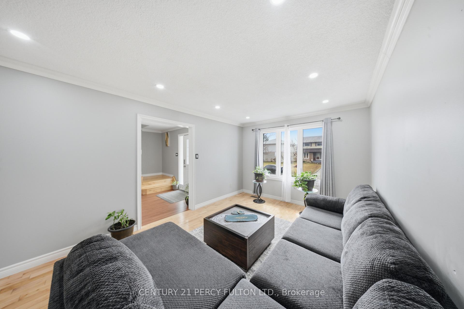Photo 8 of 1853 Mapleridge Drive, Peterborough, Monaghan Ward 2 — HOMEH