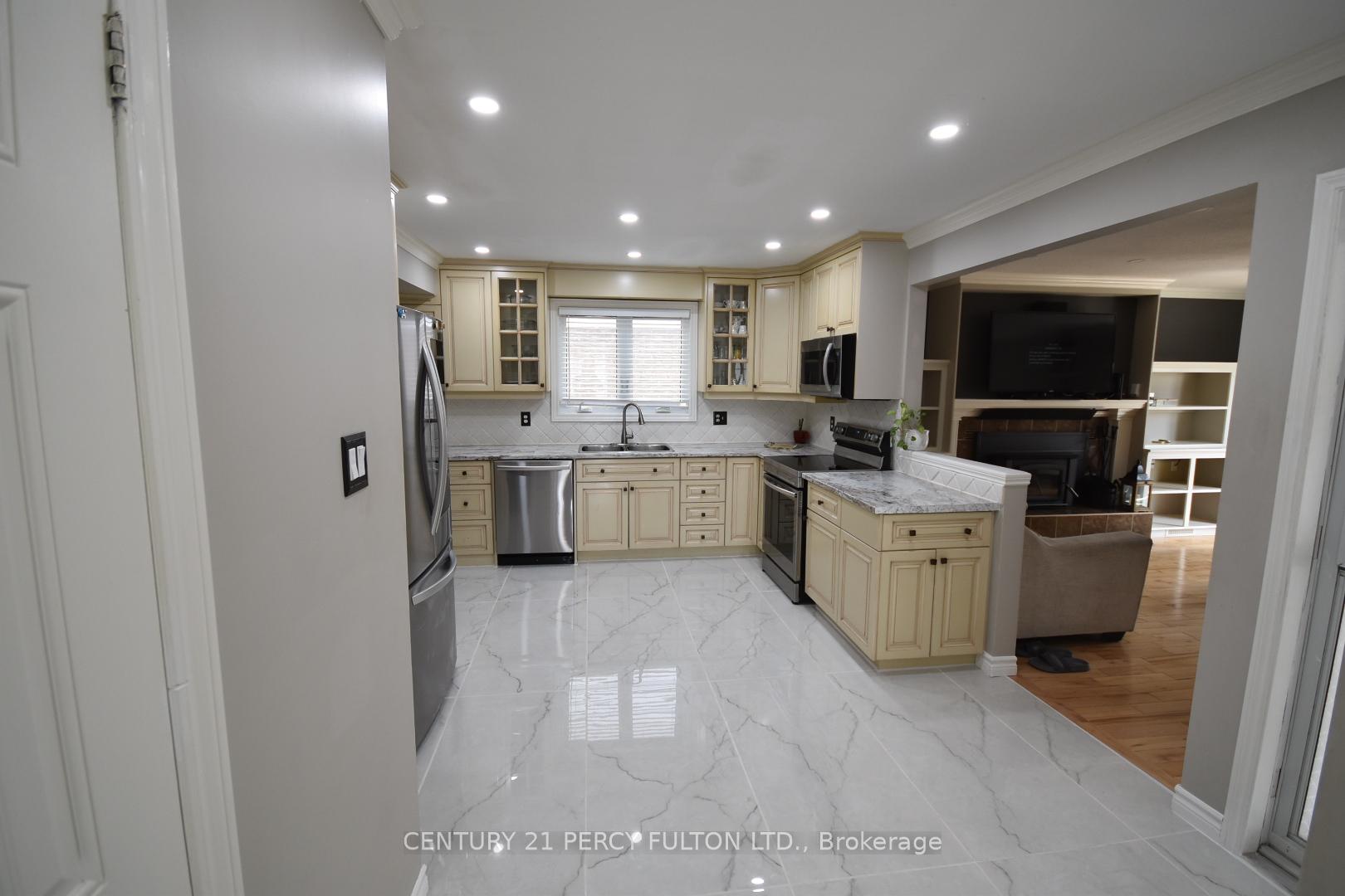 Photo 14 of 1853 Mapleridge Drive, Peterborough, Monaghan Ward 2 — HOMEH