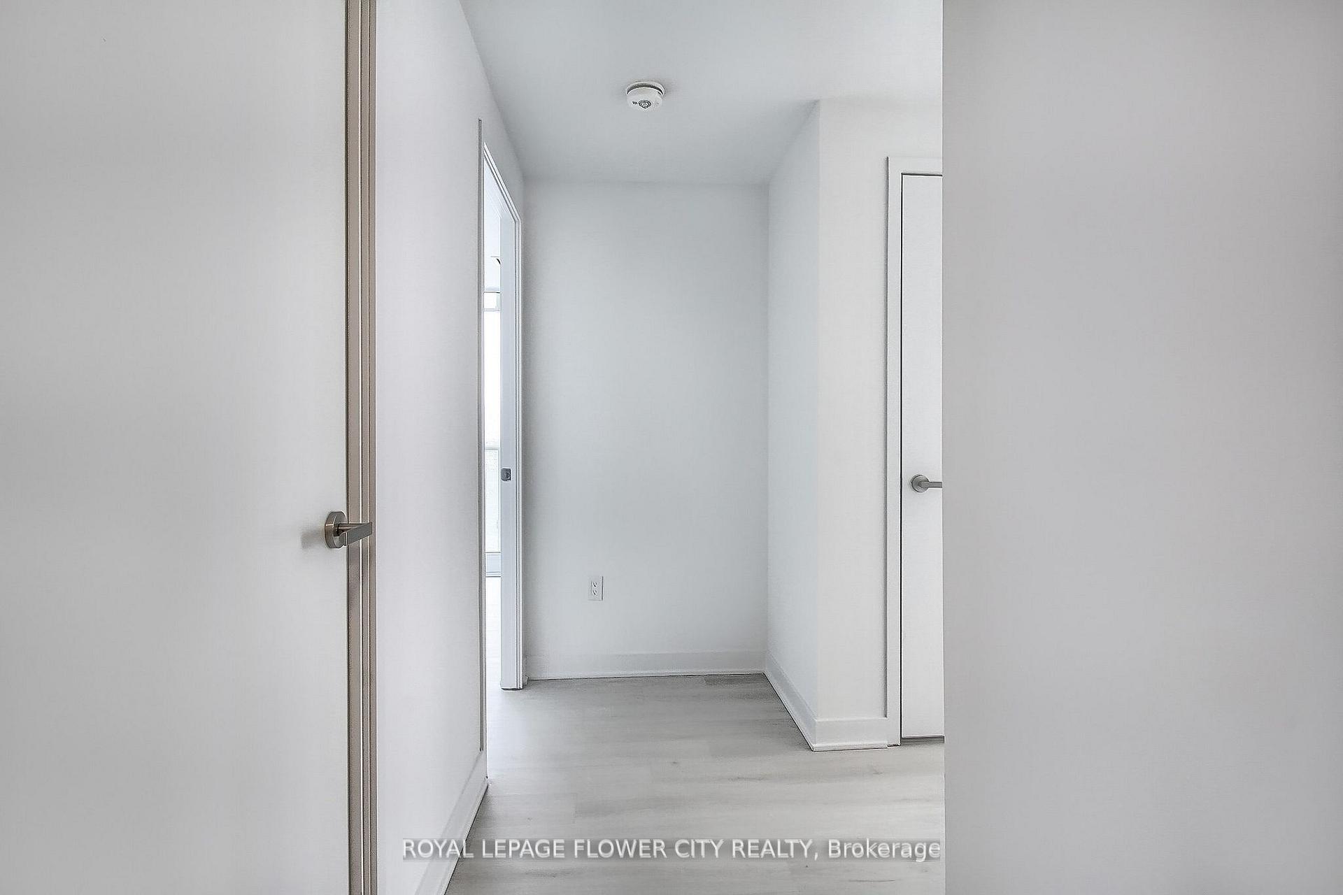 Photo 12 of Unit 5704, 3900 Confedration Parkway, Mississauga, City Centre — HOMEH