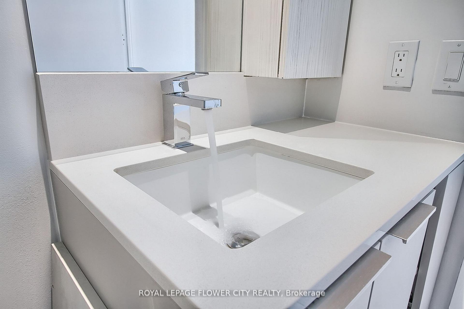 Photo 28 of Unit 5704, 3900 Confedration Parkway, Mississauga, City Centre — HOMEH