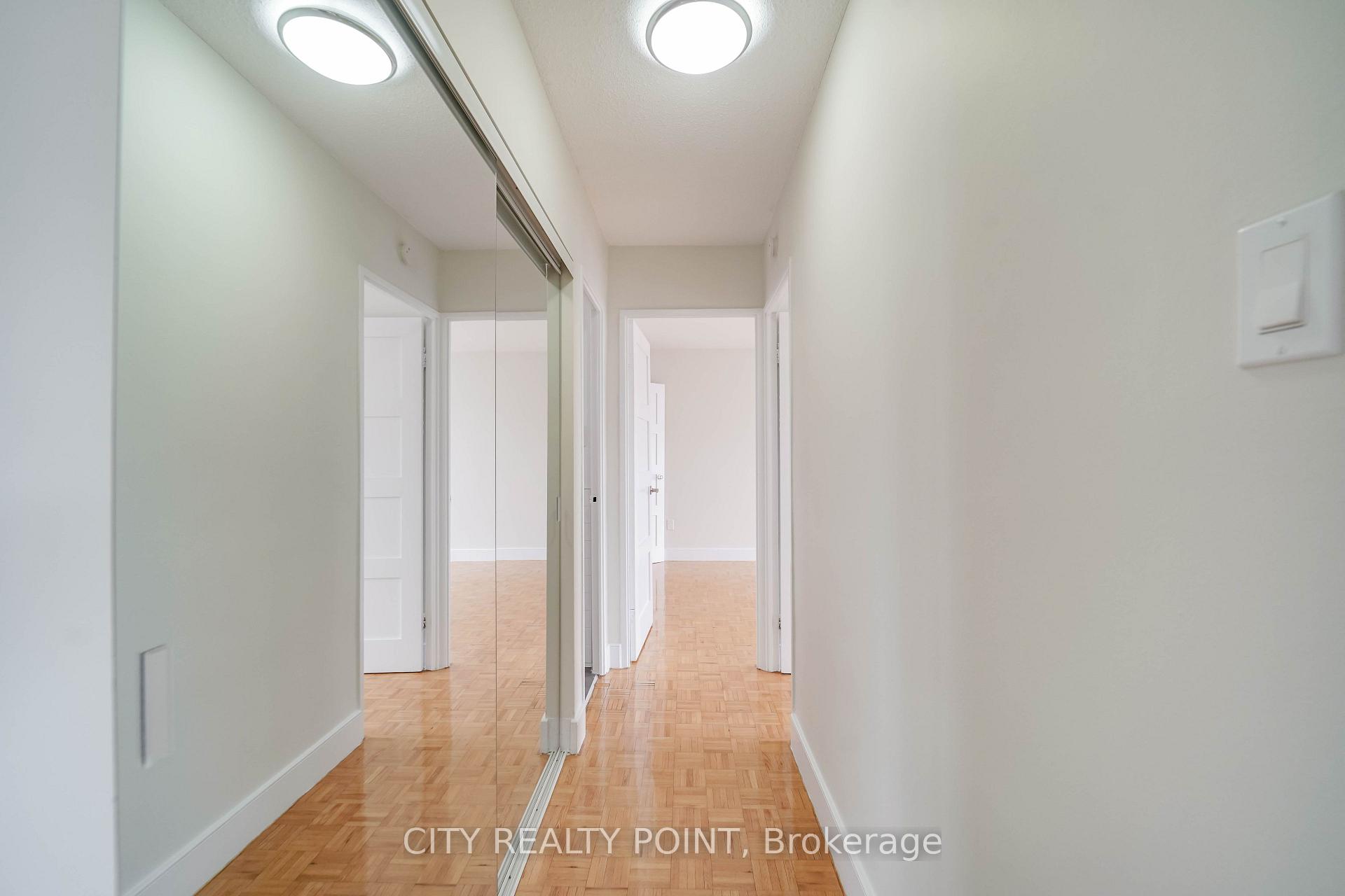 Photo 9 of Unit 404, 666 Spadina Avenue, Toronto, University — HOMEH