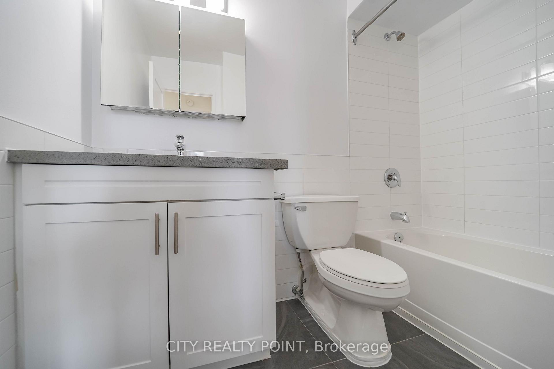 Photo 10 of Unit 404, 666 Spadina Avenue, Toronto, University — HOMEH