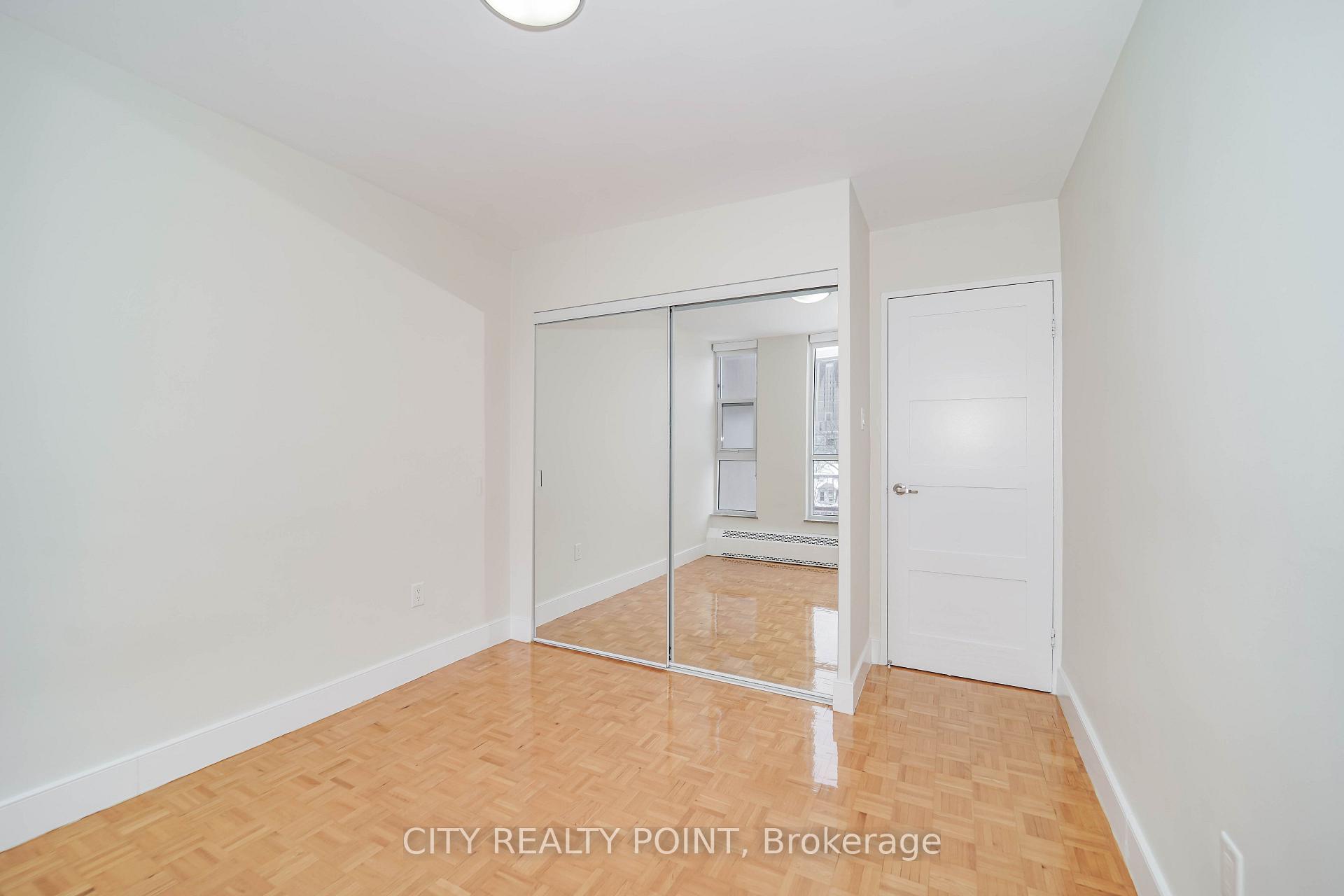 Photo 12 of Unit 404, 666 Spadina Avenue, Toronto, University — HOMEH