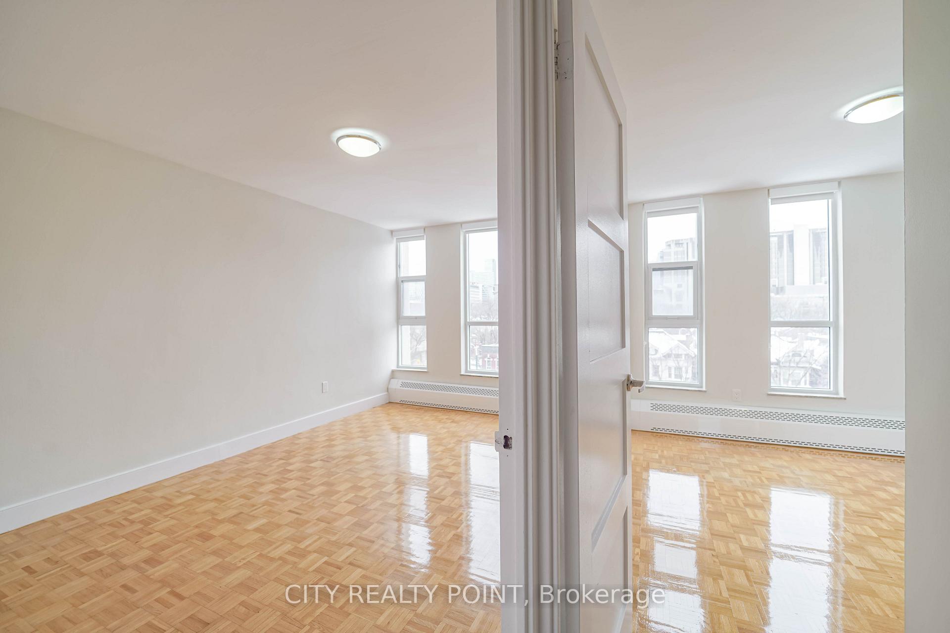 Photo 15 of Unit 404, 666 Spadina Avenue, Toronto, University — HOMEH