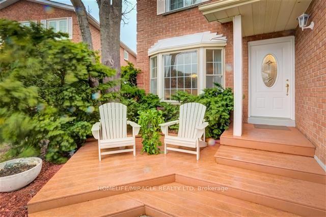 Photo 5 of 8 Willowcrest Court, Brampton, Brampton West — HOMEH