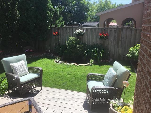 Photo 15 of 8 Willowcrest Court, Brampton, Brampton West — HOMEH