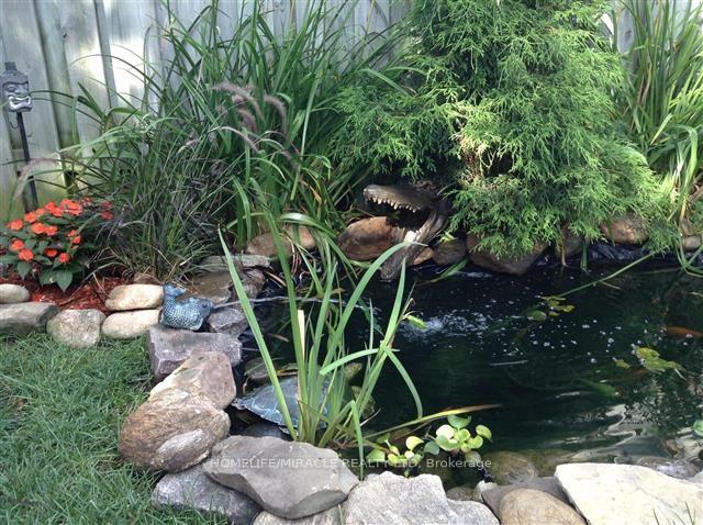 Photo 16 of 8 Willowcrest Court, Brampton, Brampton West — HOMEH