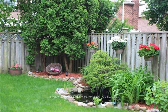 Photo 17 of 8 Willowcrest Court, Brampton, Brampton West — HOMEH