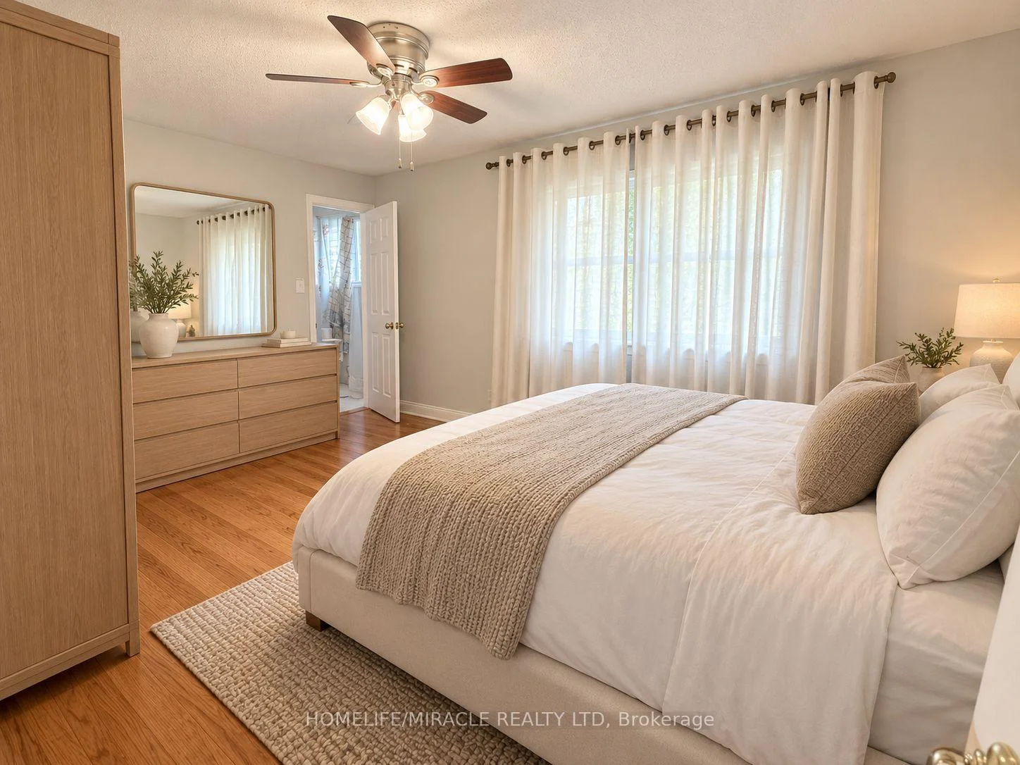 Photo 13 of 8 Willowcrest Court, Brampton, Brampton West — HOMEH
