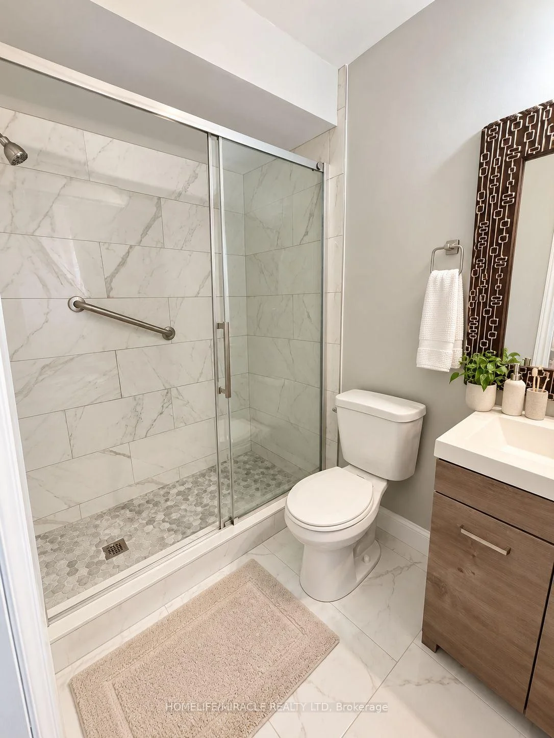 Photo 14 of 8 Willowcrest Court, Brampton, Brampton West — HOMEH