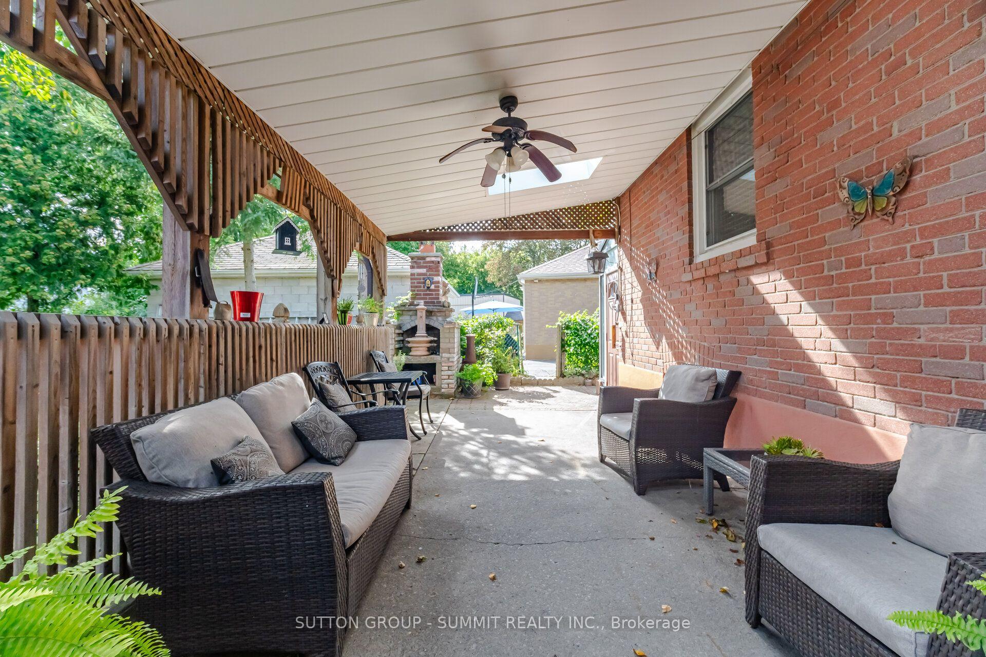 Photo 21 of 8 Woolton Crescent, North York, Brookhaven-Amesbury — HOMEH
