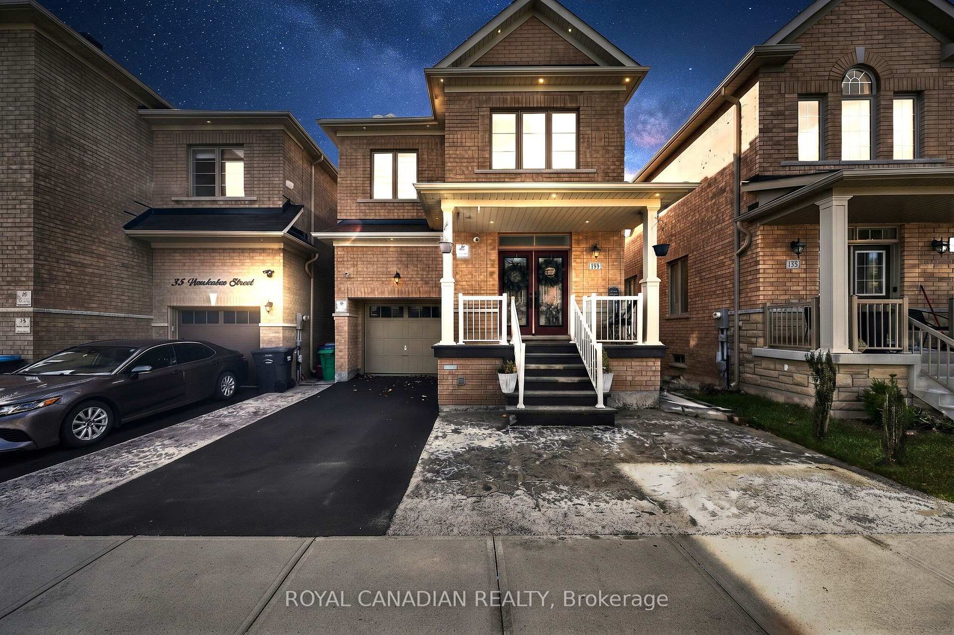 Photo 2 of 33 Bachelor Street, Brampton, Northwest Brampton — HOMEH