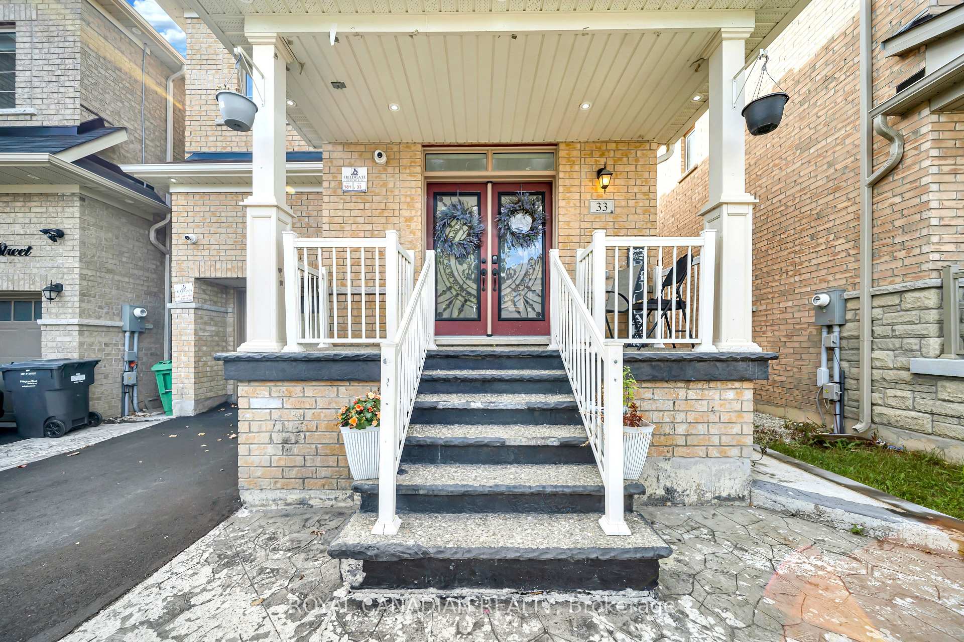 Photo 6 of 33 Bachelor Street, Brampton, Northwest Brampton — HOMEH
